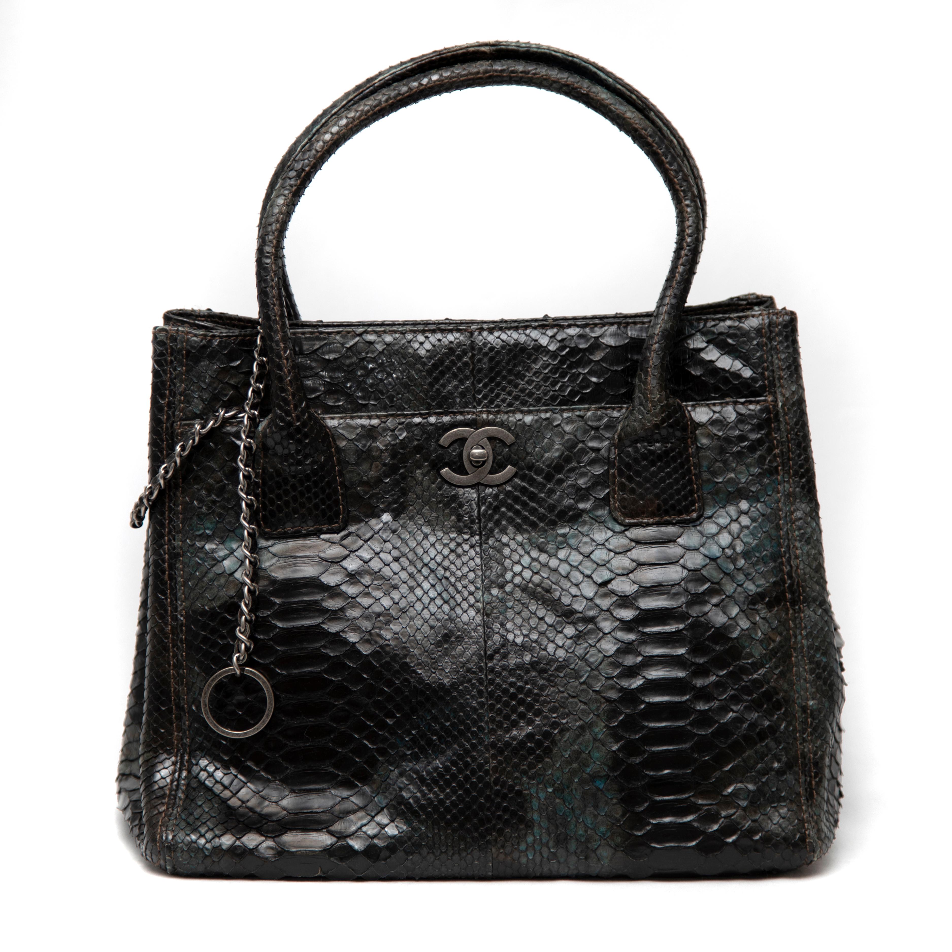 Chanel Green Python Medium Execute Cerf Tote 1