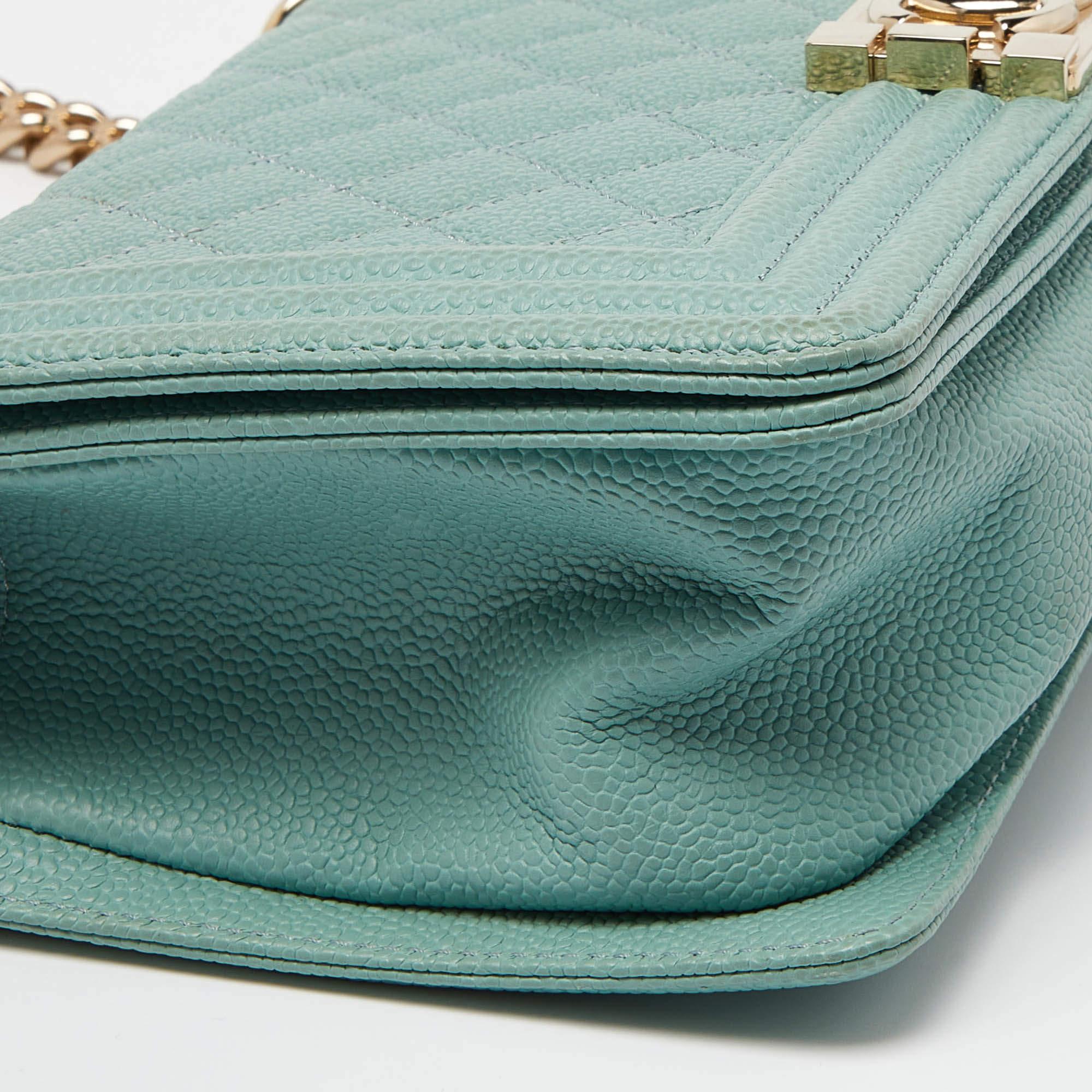 Chanel Green Quilted Caviar Leather Medium Boy Flap Bag 4