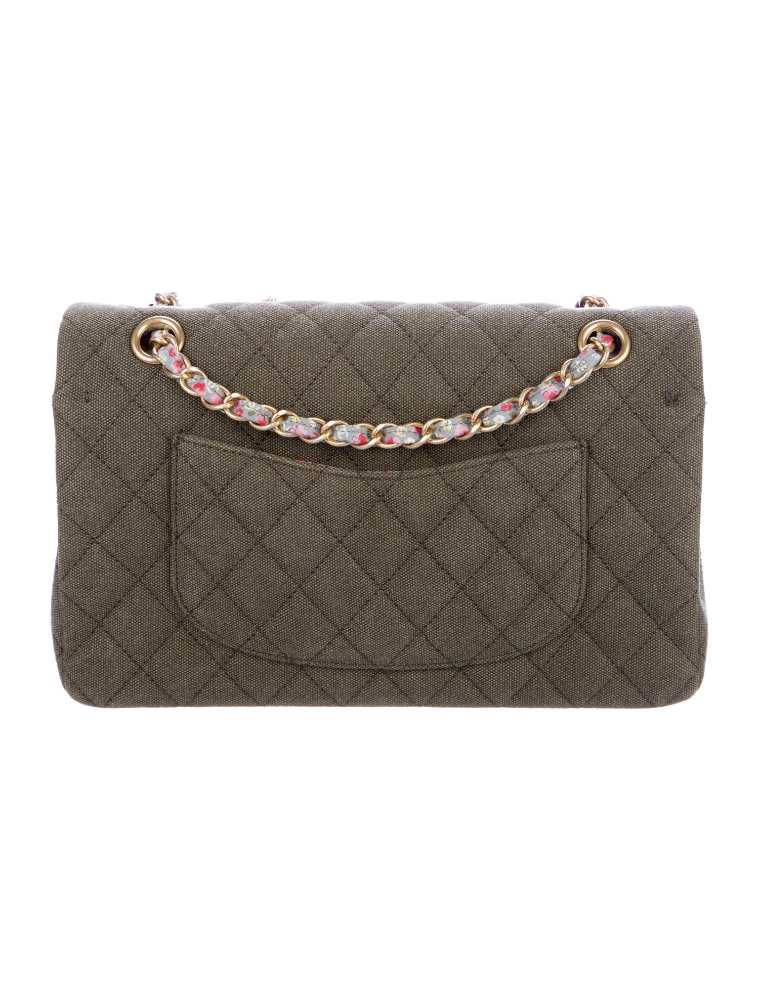 Chanel Green Quilted Fabric Gold Metal Charms Evening Shoulder Flap Bag

Quilted canvas 
Metal
Gold-tone hardware
Woven lining
Turn-lock closure 
Shoulder strap drop 16.5