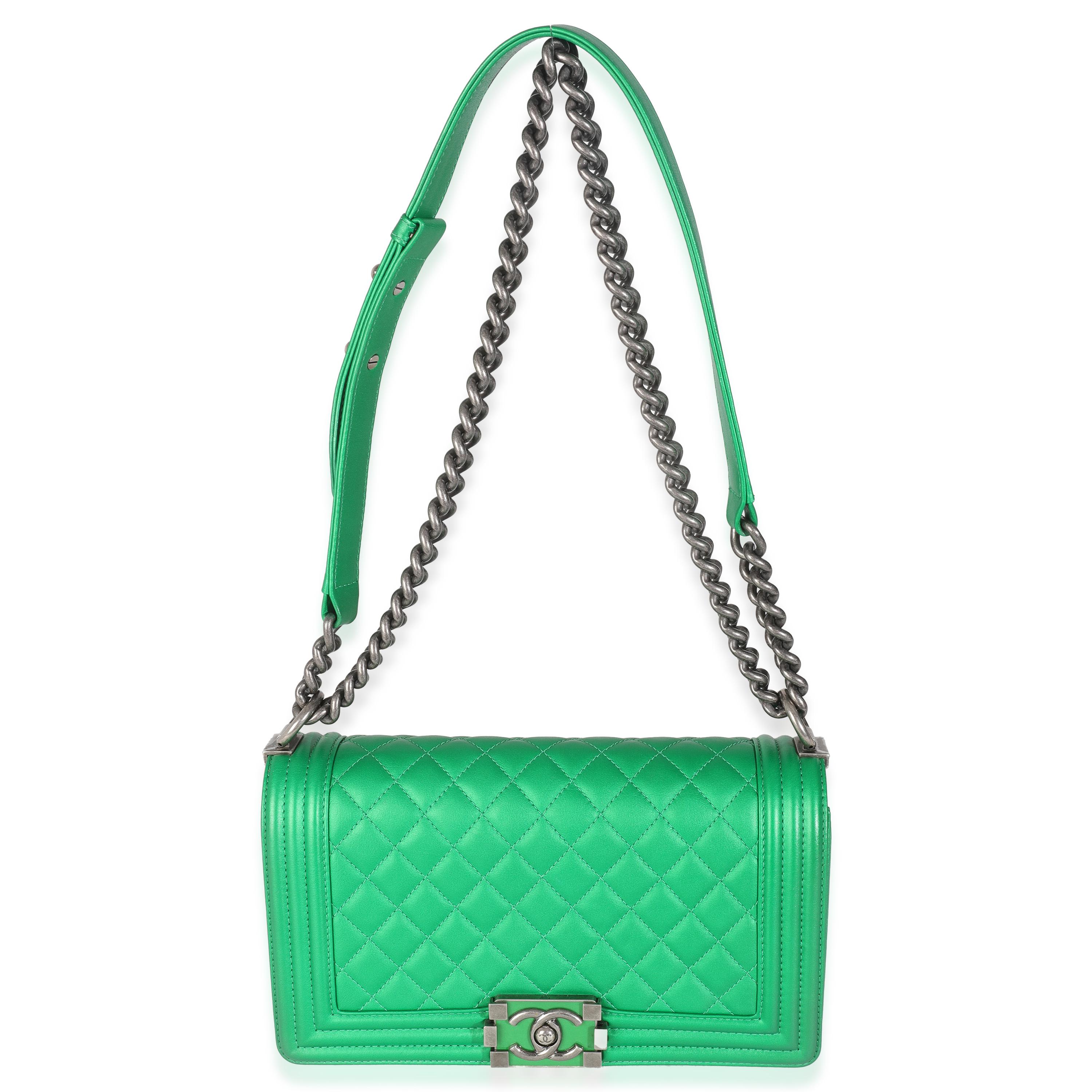 Chanel Green Quilted Lambskin Enamel CC Old Medium Boy Bag en vente 1