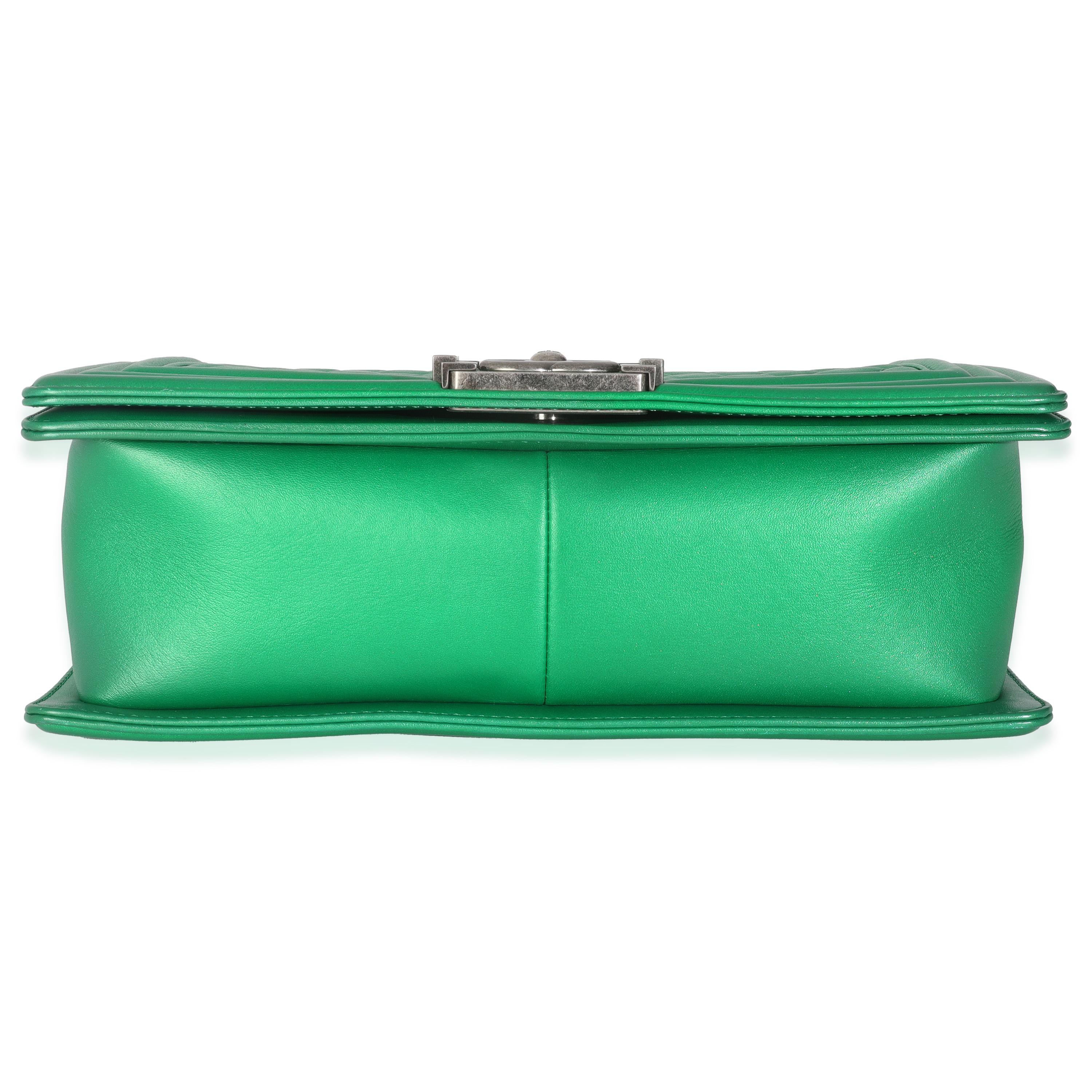 Chanel Green Quilted Lambskin Enamel CC Old Medium Boy Bag en vente 3
