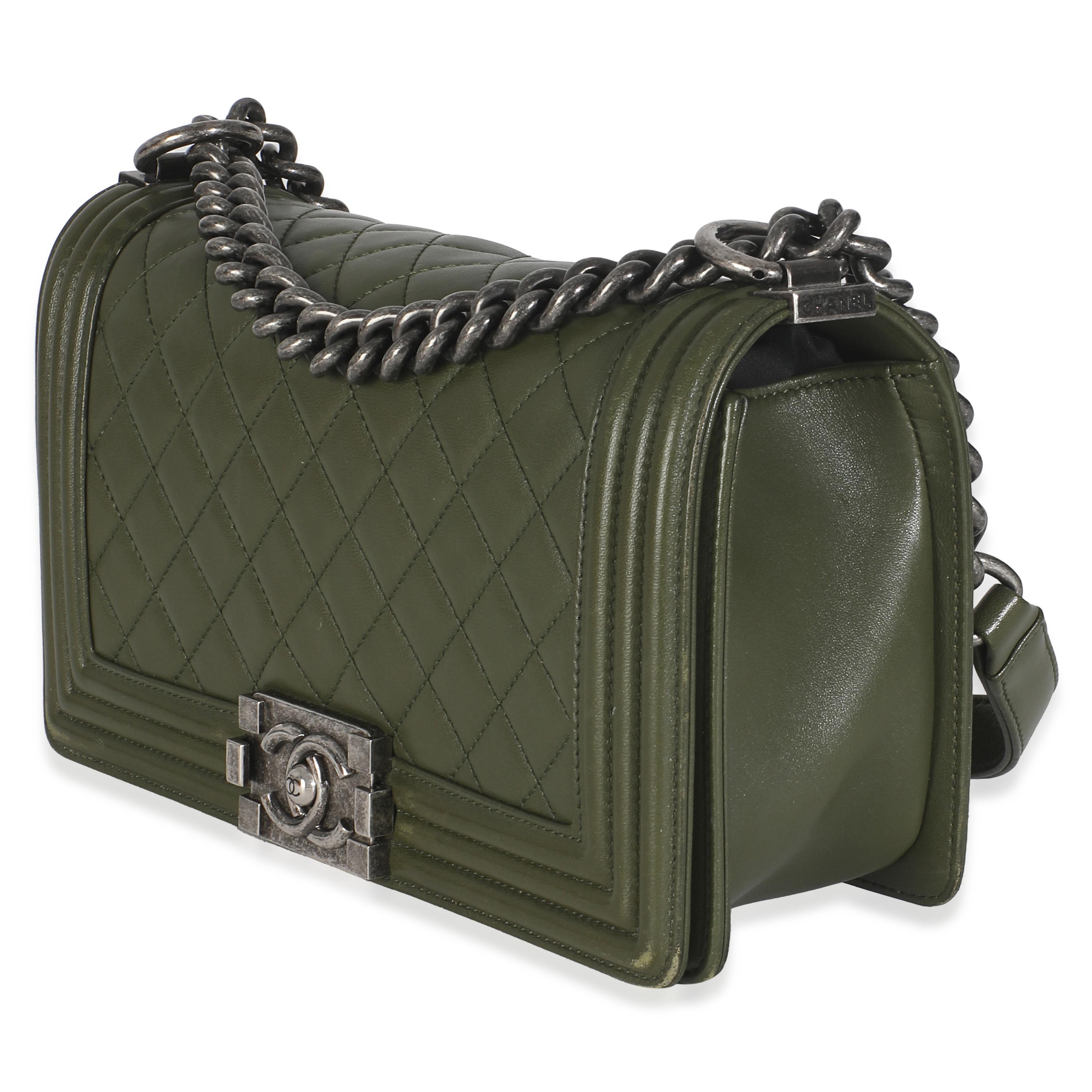 Women's or Men's Chanel Green Quilted Lambskin Old Medium Boy Bag For Sale
