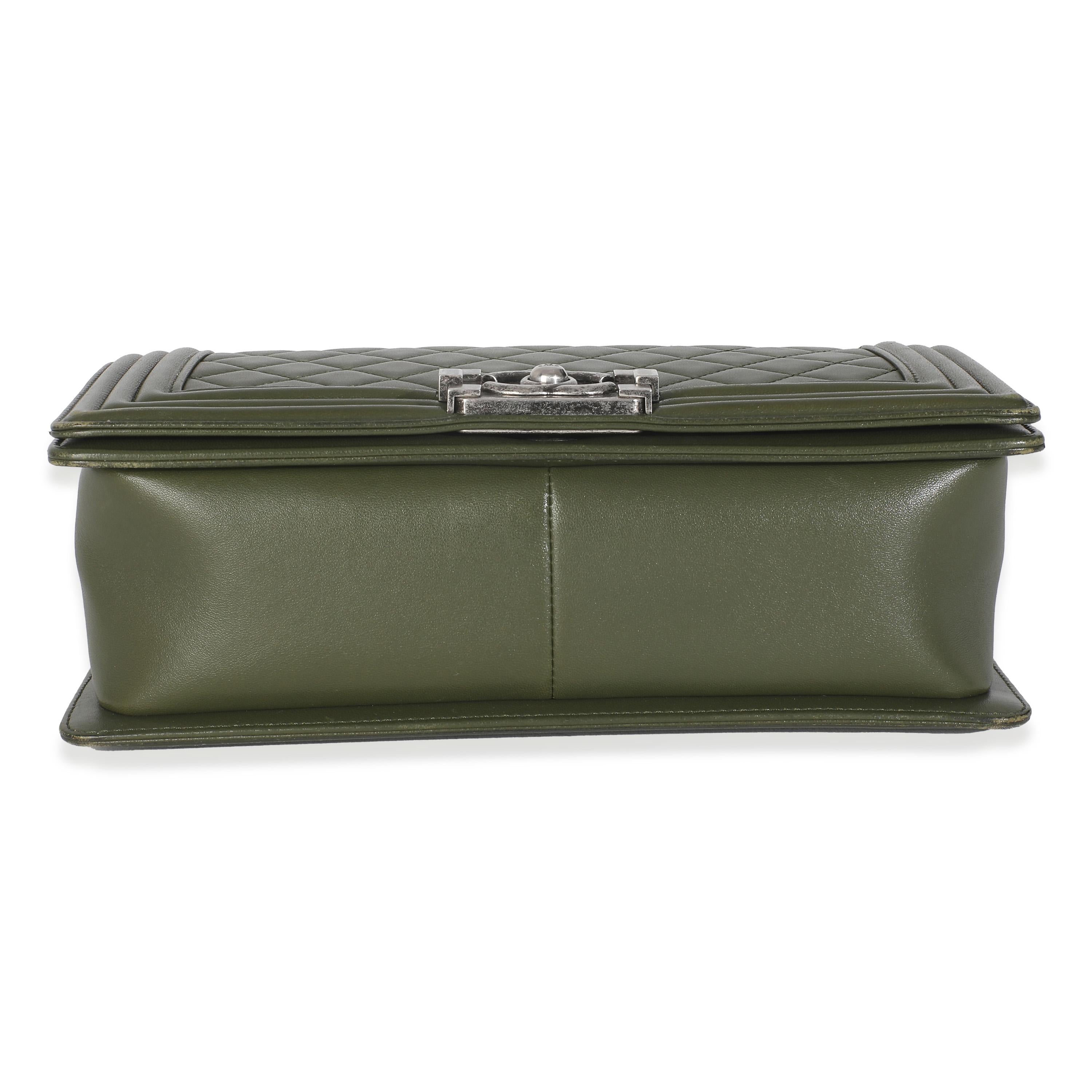 Chanel Green Quilted Lambskin Old Medium Boy Bag For Sale 4