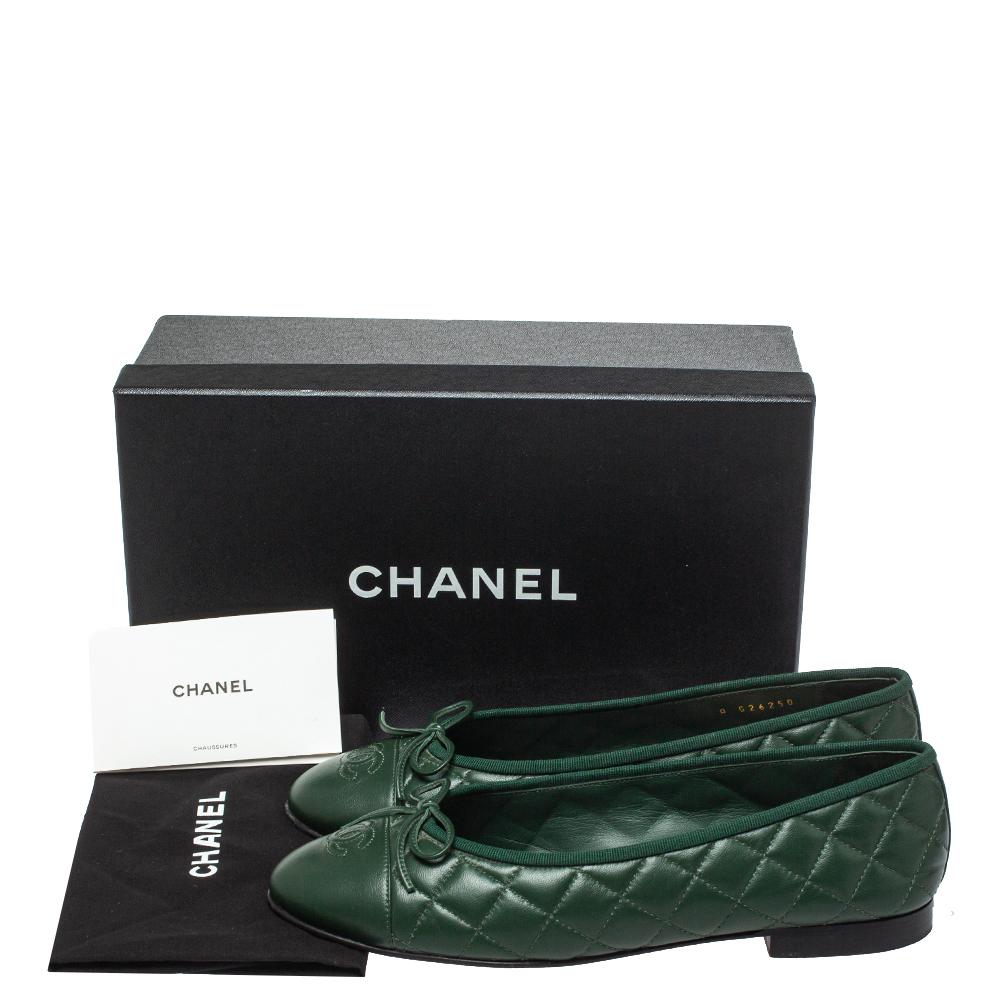 Women's Chanel Green Quilted Leather CC Cap Toe Bow Ballet Flats Size 39.5