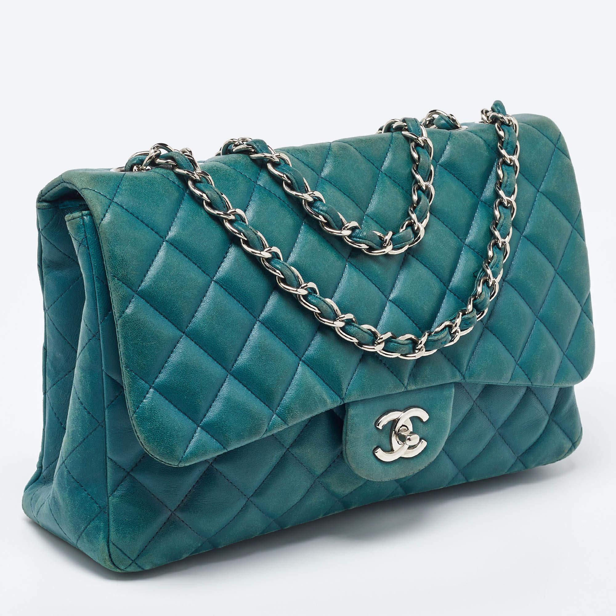 Chanel Green Quilted Leather Jumbo Classic Double Flap Bag In Fair Condition For Sale In Dubai, Al Qouz 2