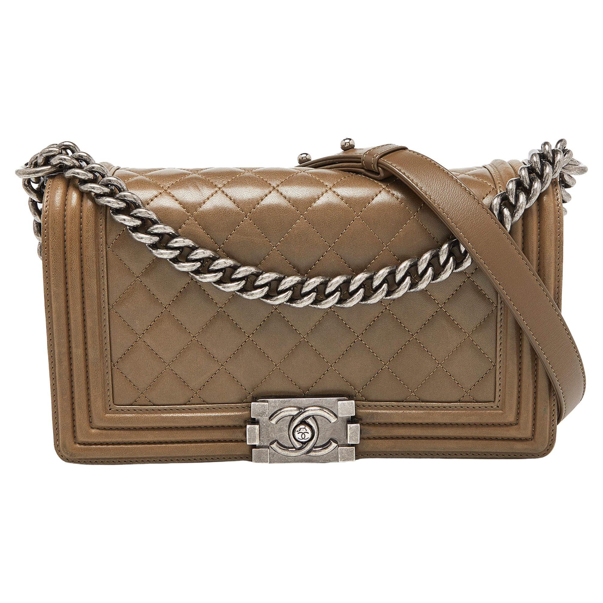 Chanel Green Quilted Leather Medium Boy Flap Bag For Sale