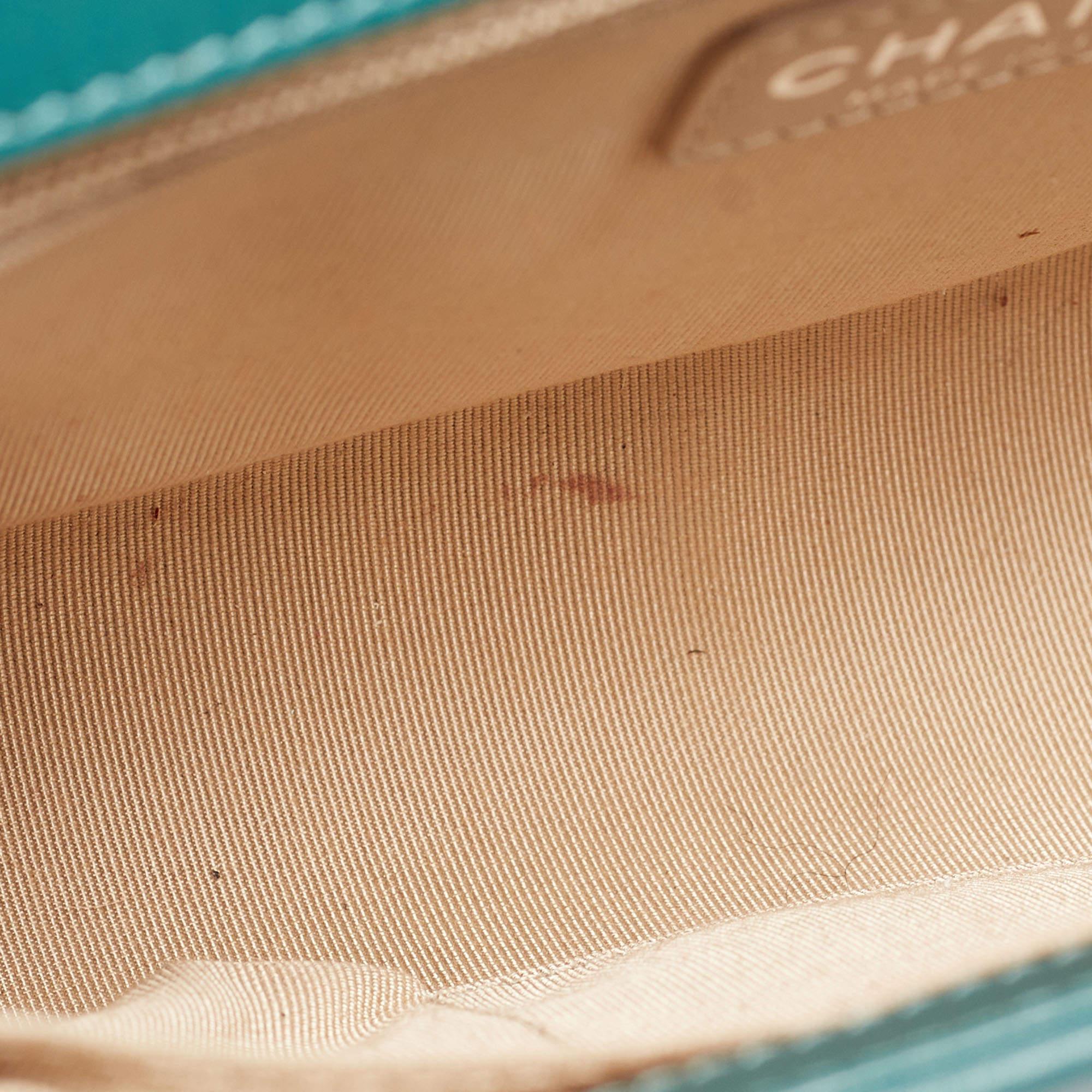 Chanel Neue Medium Boy Bag aus gestepptem Leder in Grün im Angebot 12