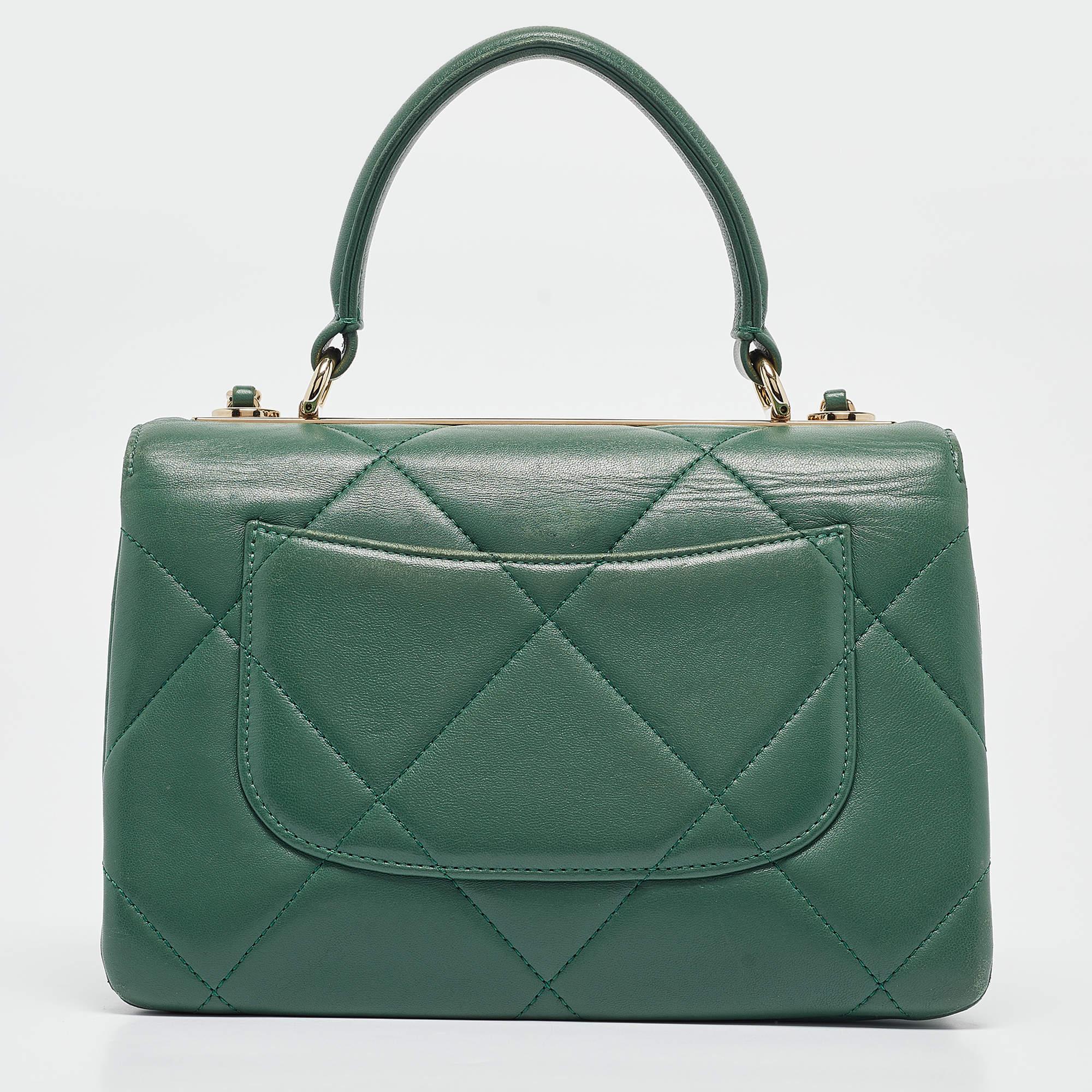 Chanel Green Quilted Leather Small Trendy CC Top Handle Bag In Good Condition In Dubai, Al Qouz 2