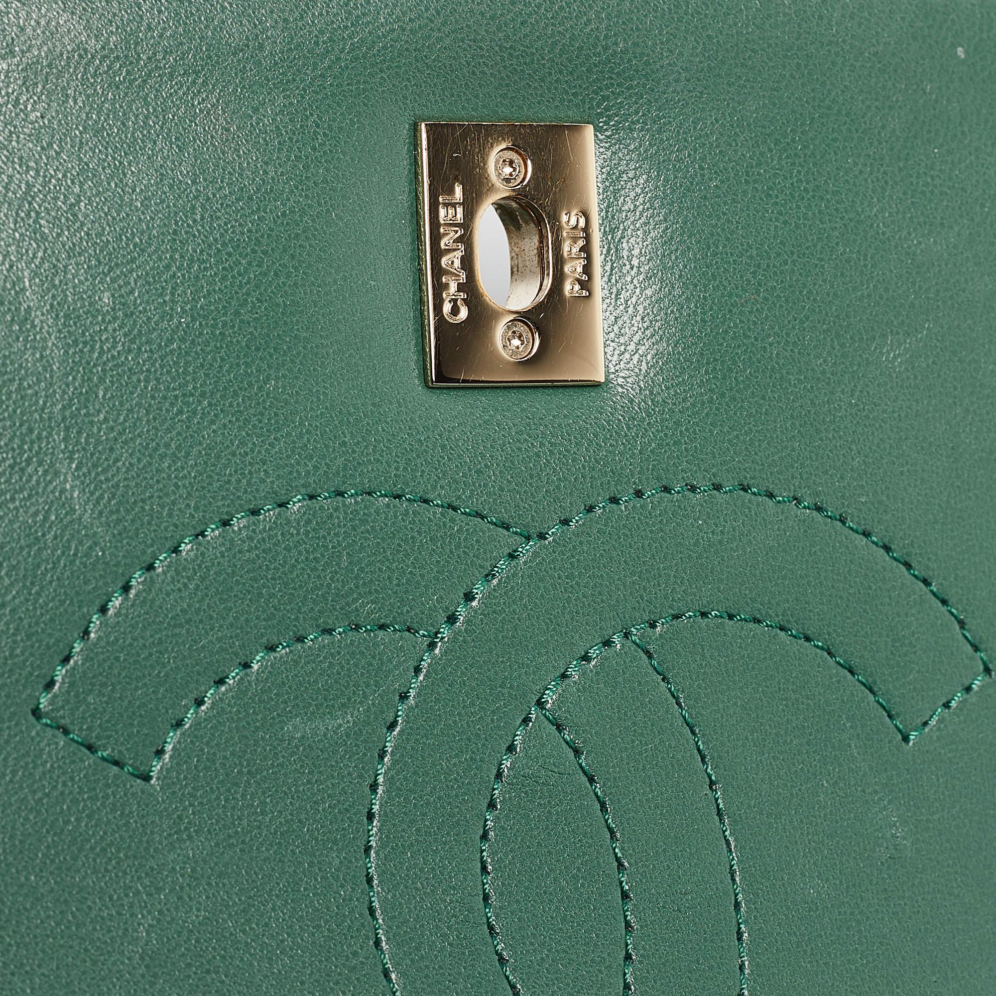 Chanel Green Quilted Leather Small Trendy CC Top Handle Bag 2