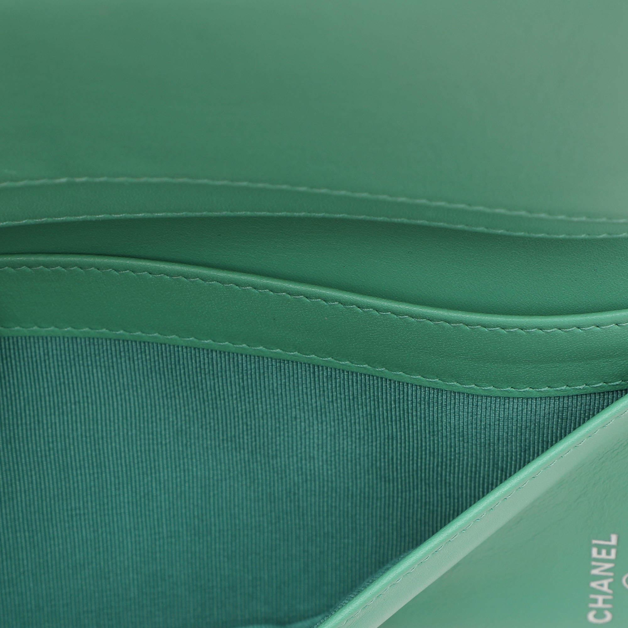 Women's Chanel Green Quilted Patent Leather CC Flap Continental Wallet For Sale