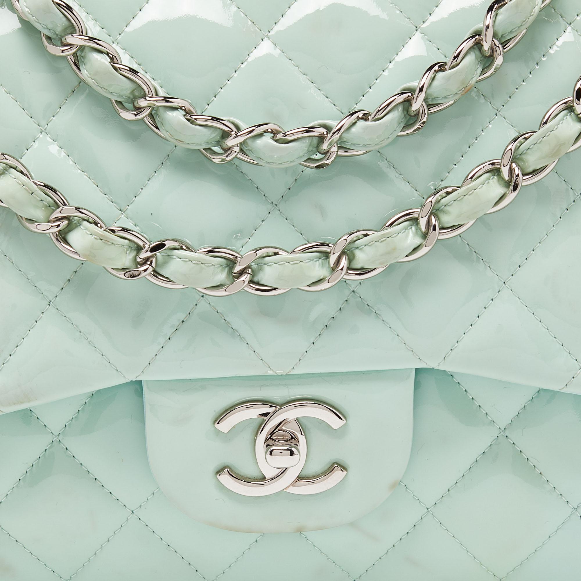 Chanel Green Quilted Patent Leather Jumbo Classic Double Flap Bag For Sale 1