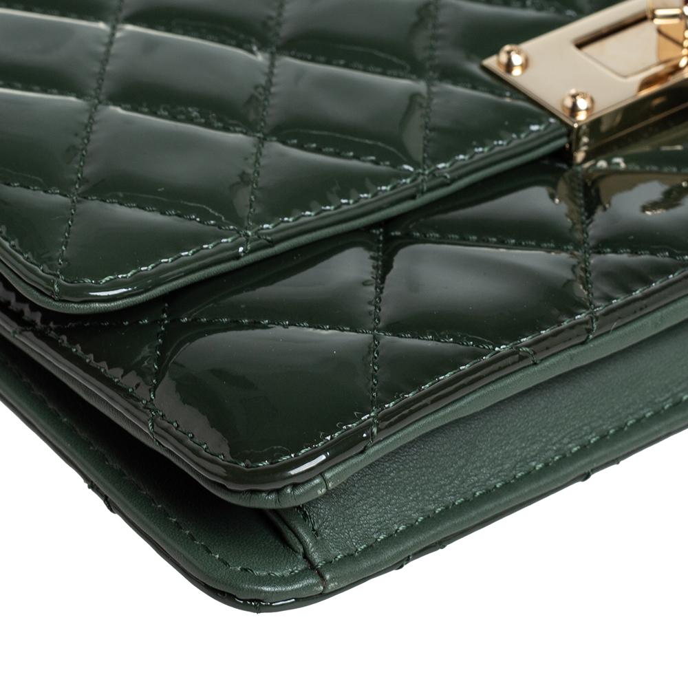 Chanel Grün Gestepptes Lackleder Medium Golden Class Ost/West Klappe Tasche 5