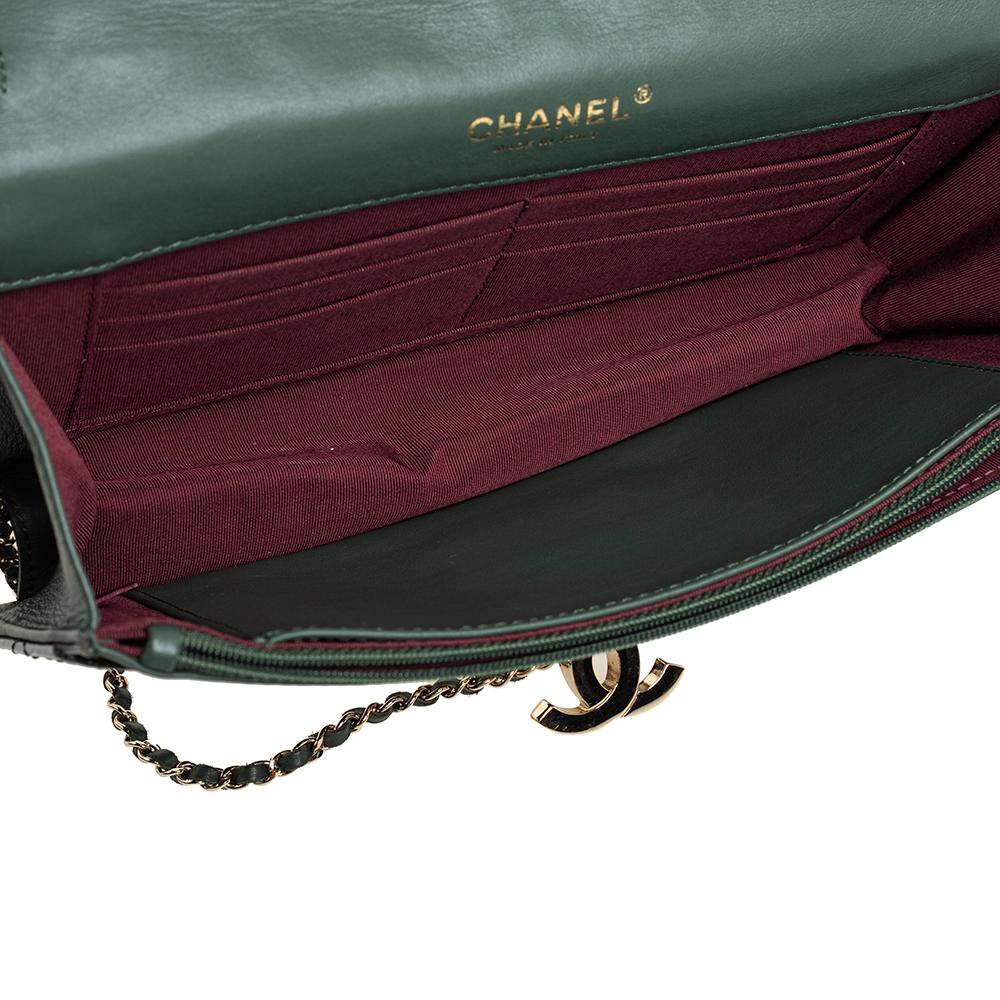 Chanel Grün Gestepptes Lackleder Medium Golden Class Ost/West Klappe Tasche 6