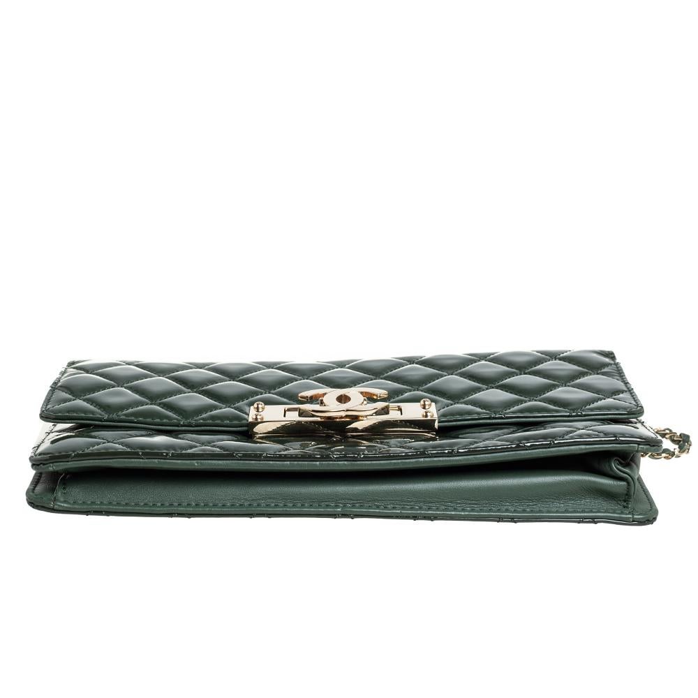 Chanel Grün Gestepptes Lackleder Medium Golden Class Ost/West Klappe Tasche 4