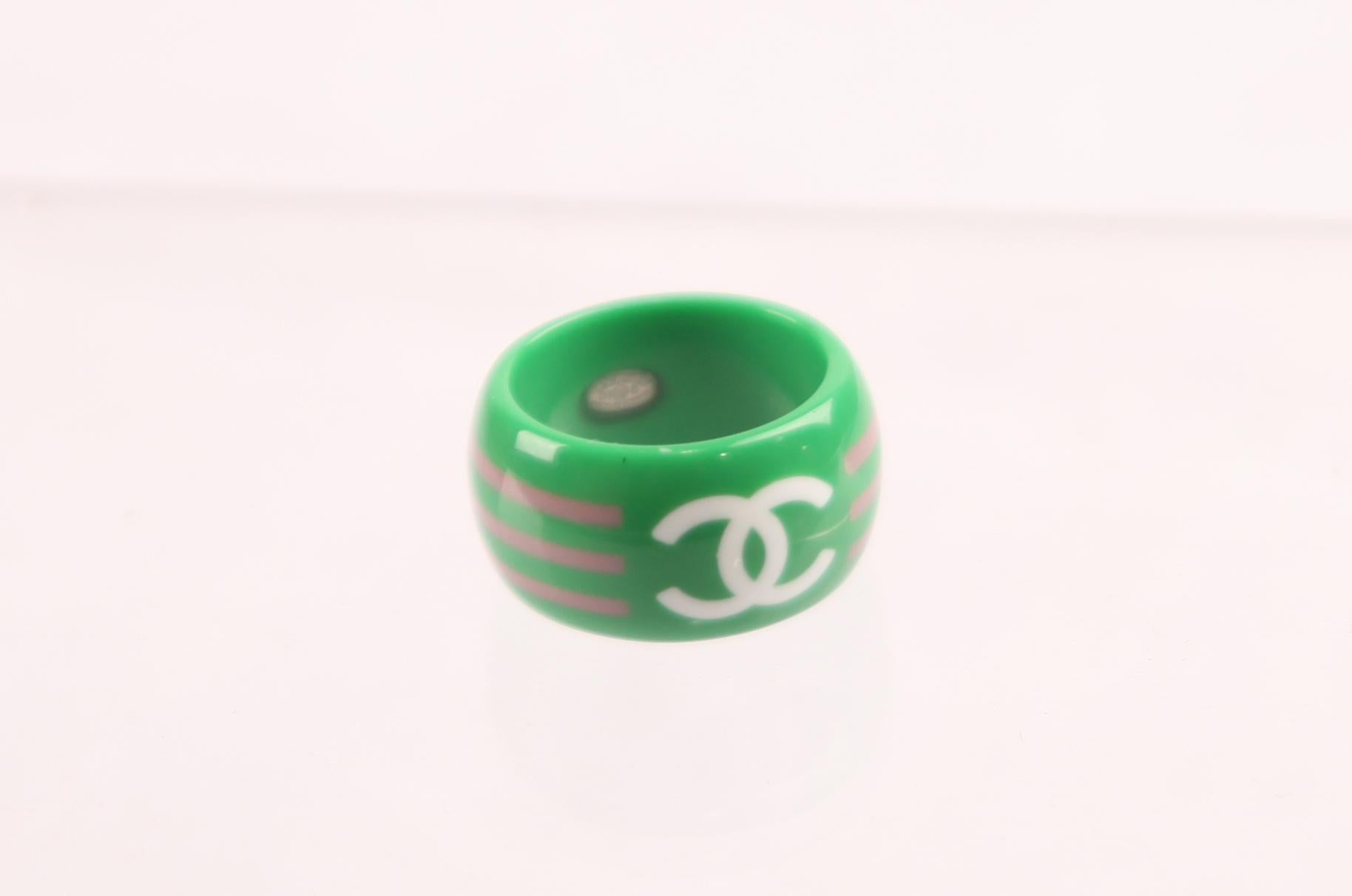 Chanel green resins novelty ring, Cruise collection, 2003 In Excellent Condition In London, GB