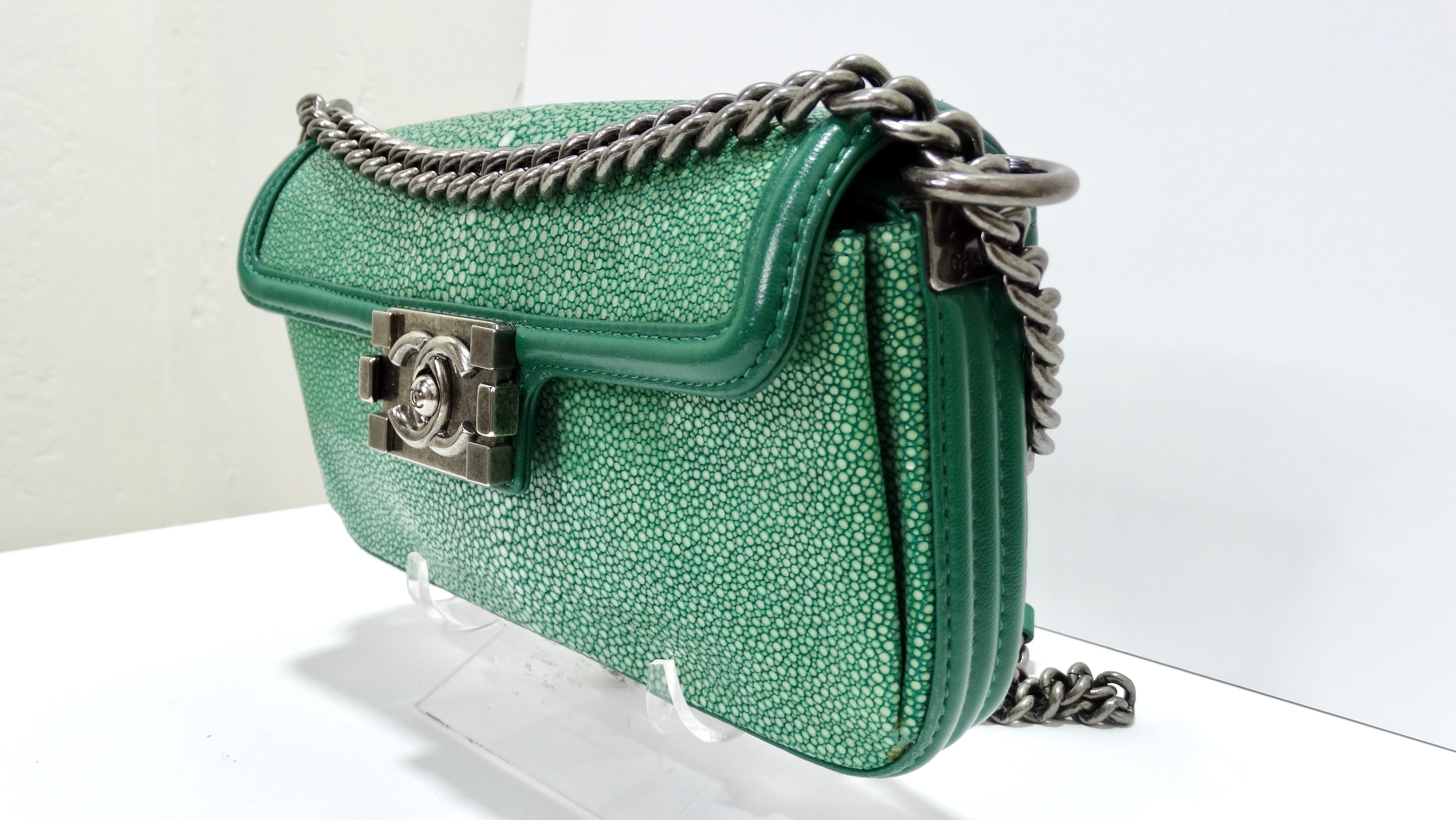 Can you even believe this?! No one can tell me that there is a better green color! And to pair with a classic Chanel Stingray style, there is no better pair. Drift from your neutral bags you already have in your closet and snag this beautiful bag.