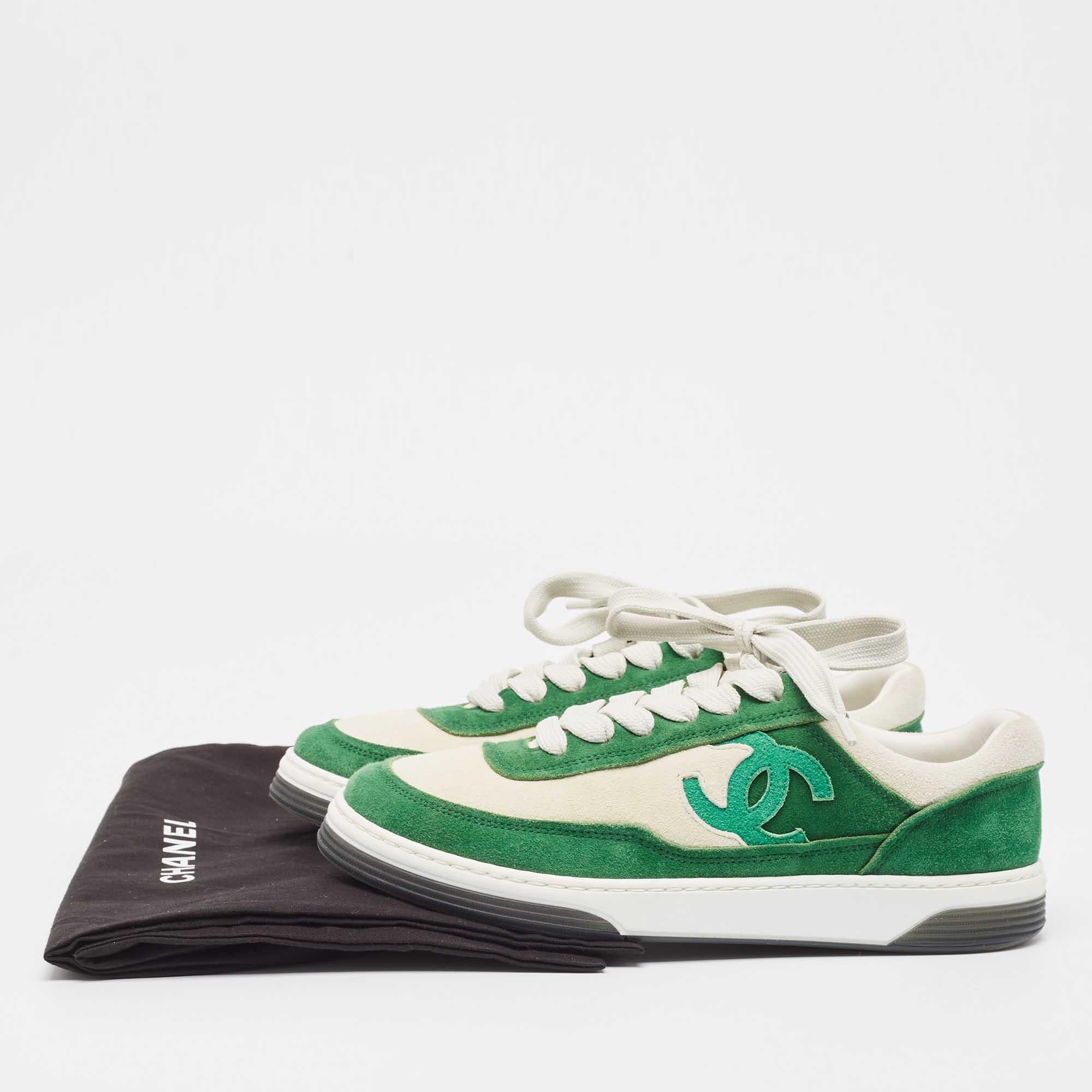 Chanel Green/White Suede CC Low Top Sneakers Size 37 For Sale 5