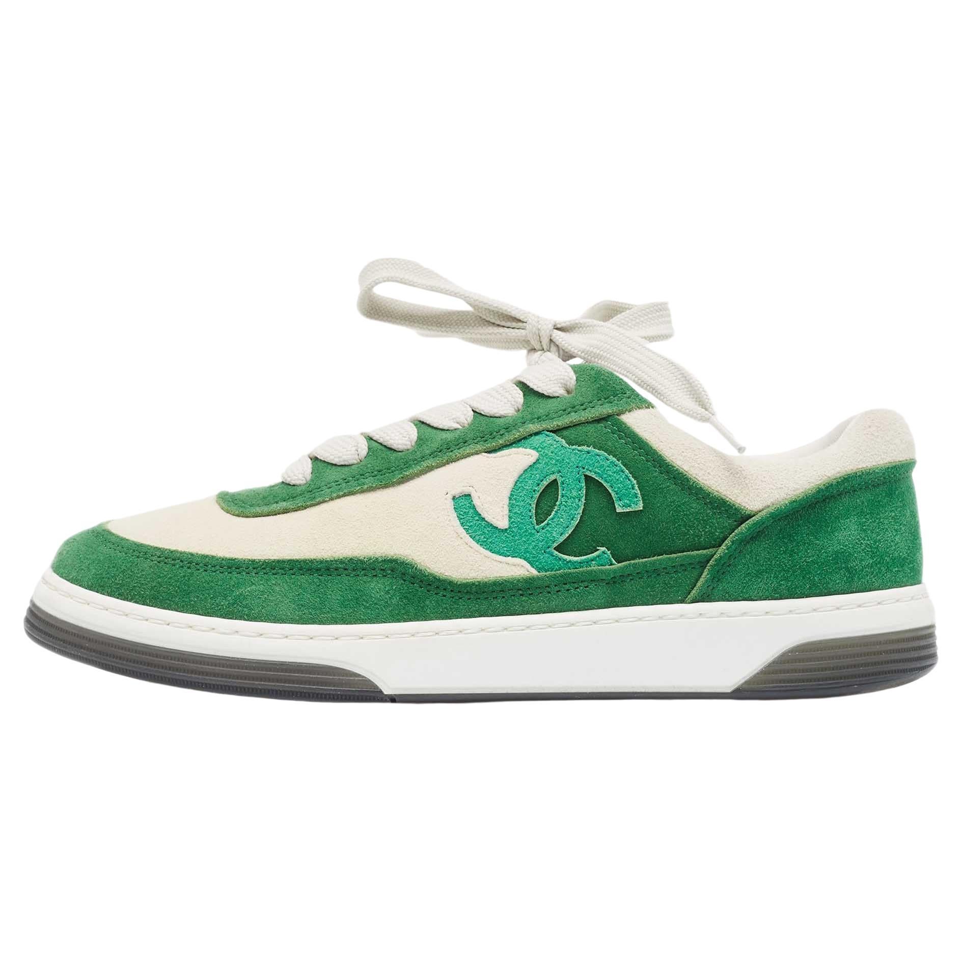 Chanel Green/White Suede CC Low Top Sneakers Size 37 For Sale