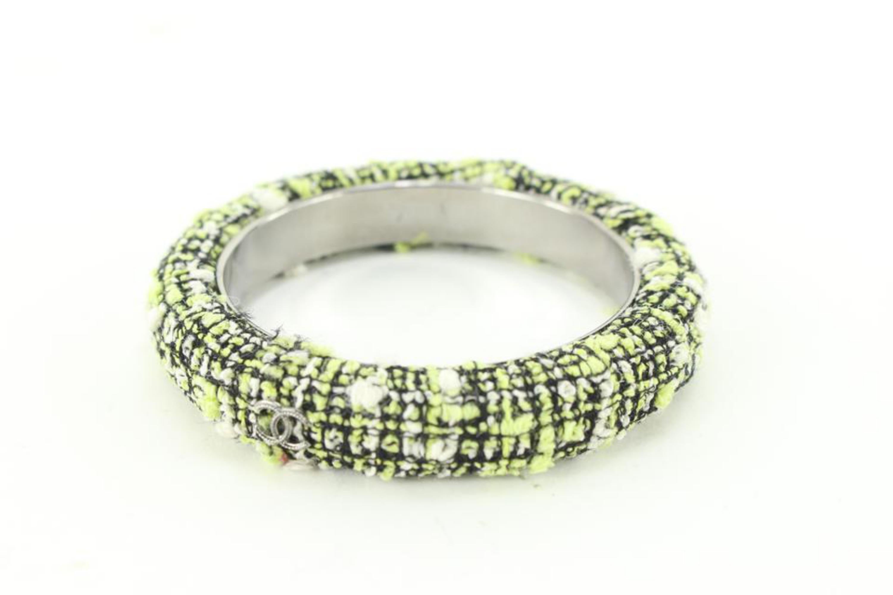 Chanel Bracelet jonc CC en tweed vert et noir 80cc711s en vente 4