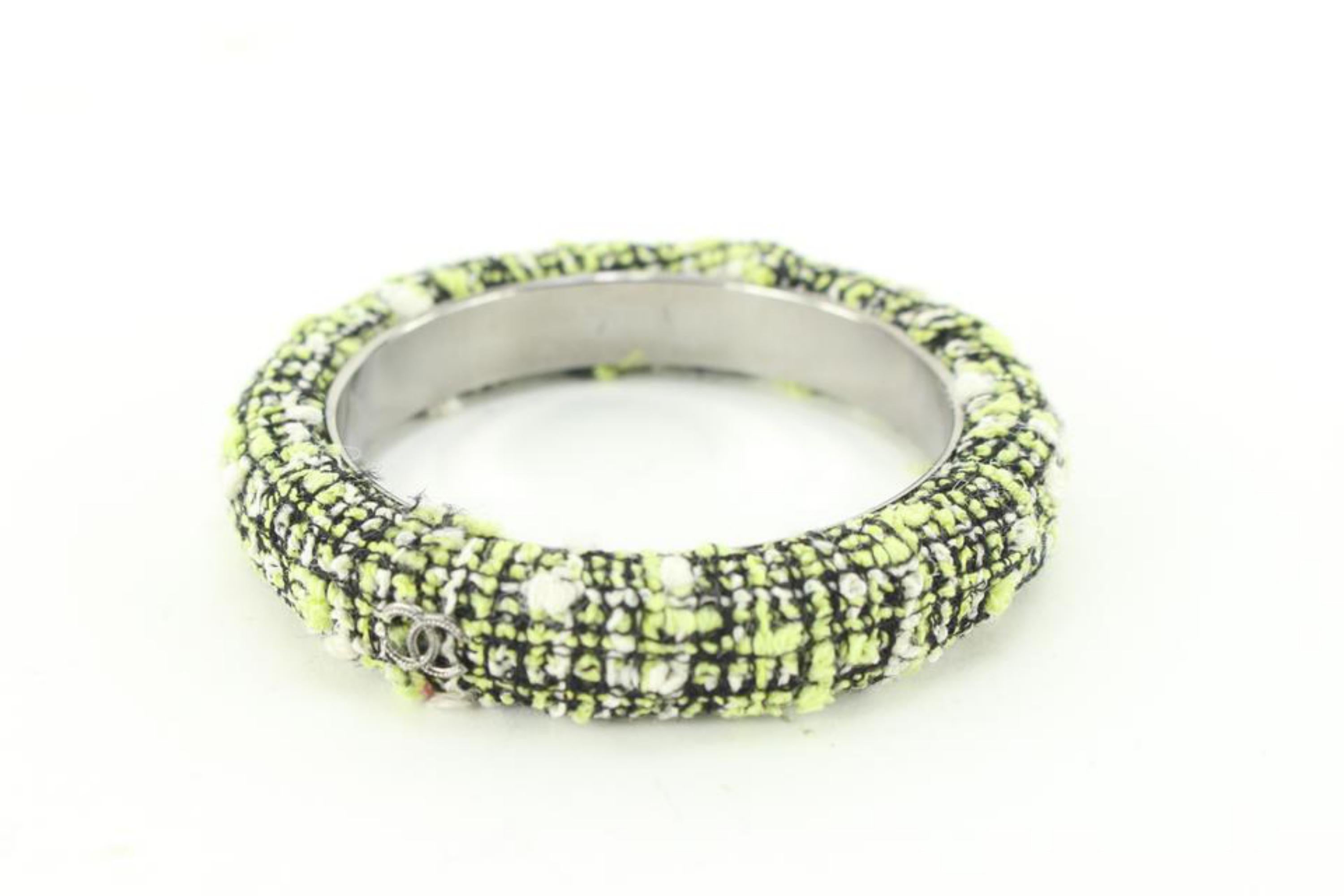 Chanel Green x Black Tweed CC Bangle Bracelet 80cc711s For Sale 4