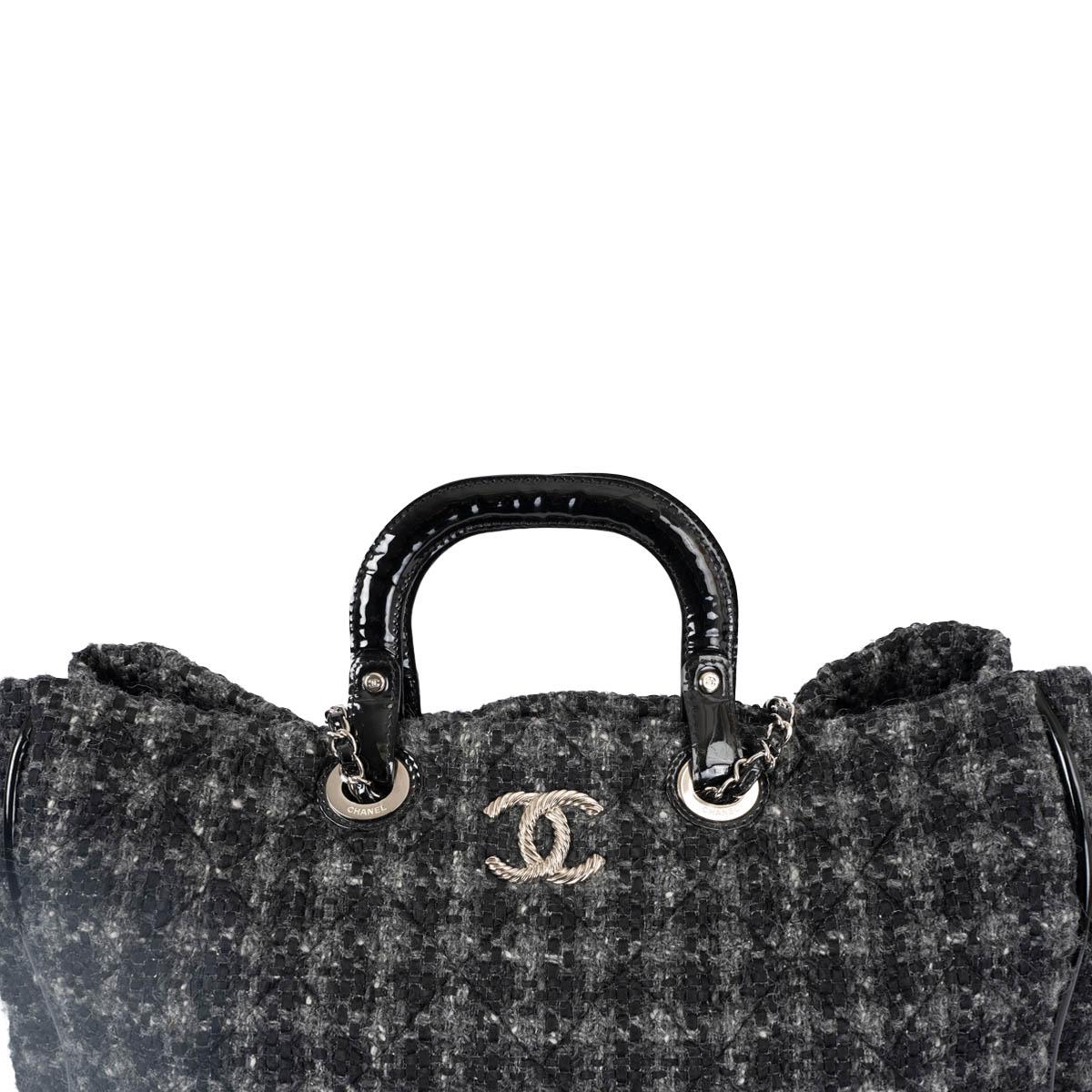 CHANEL grey 2009 QUILTED TWEED & PATENT Tote Bag For Sale 2