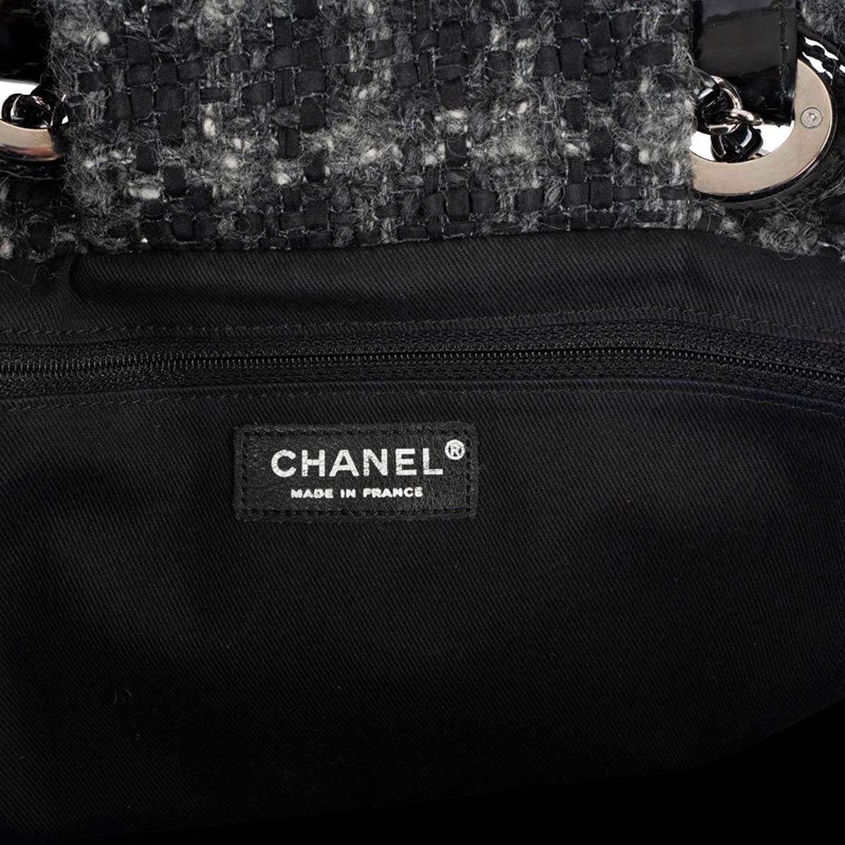 CHANEL grey 2009 QUILTED TWEED & PATENT Tote Bag For Sale 4