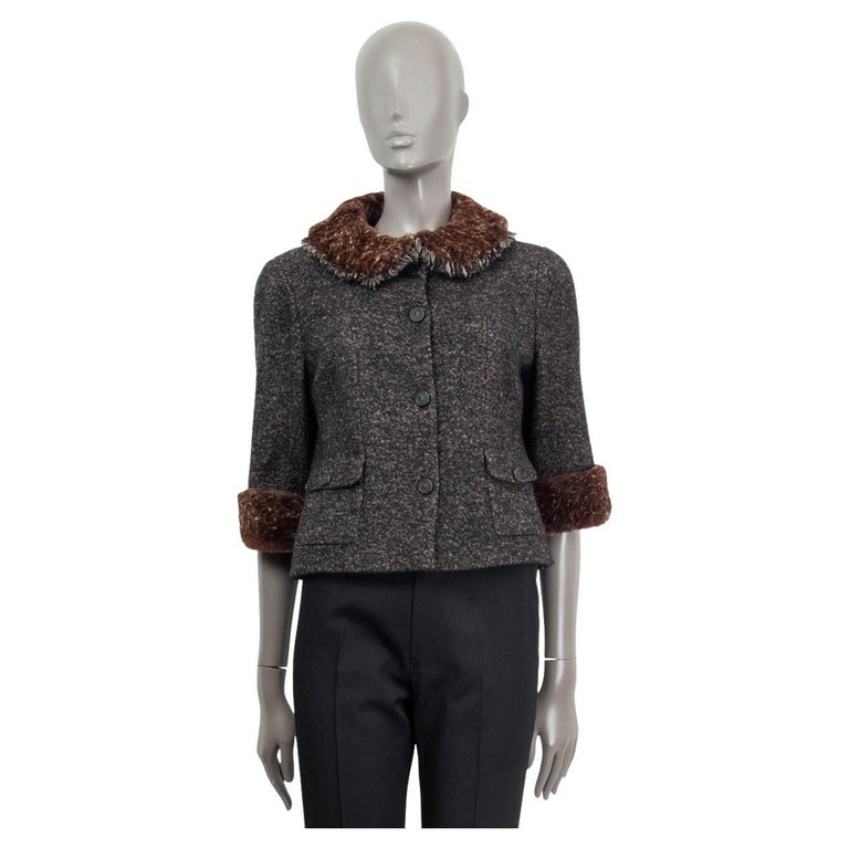CHANEL grey and beige 2005 FUR COLLAR CROPPED TWEED Jacket 42 L 05A For Sale  at 1stDibs