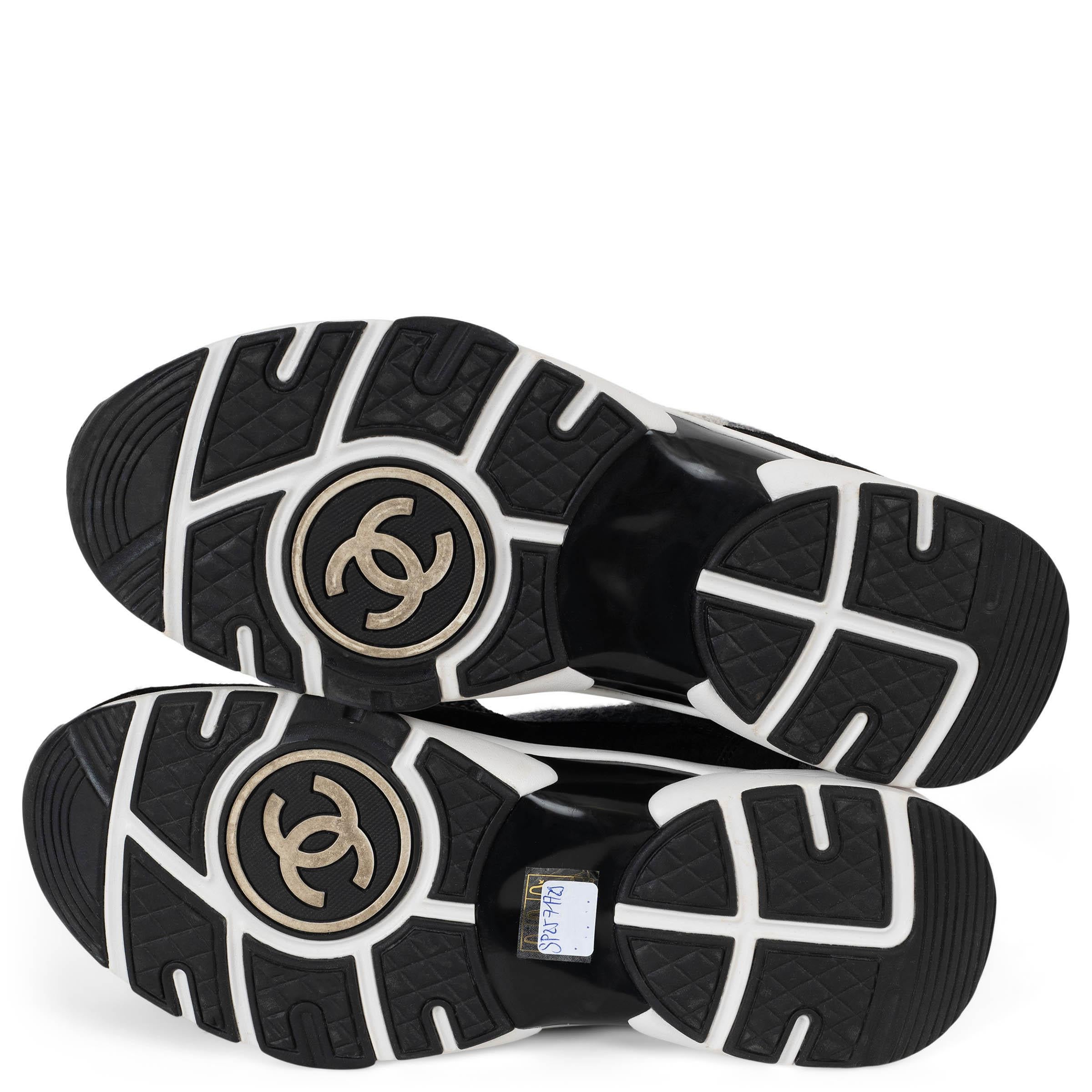 Chanel grigio e nero 22K TWEED & SUEDE Scarpe da ginnastica LOW TOP 38 in vendita 3