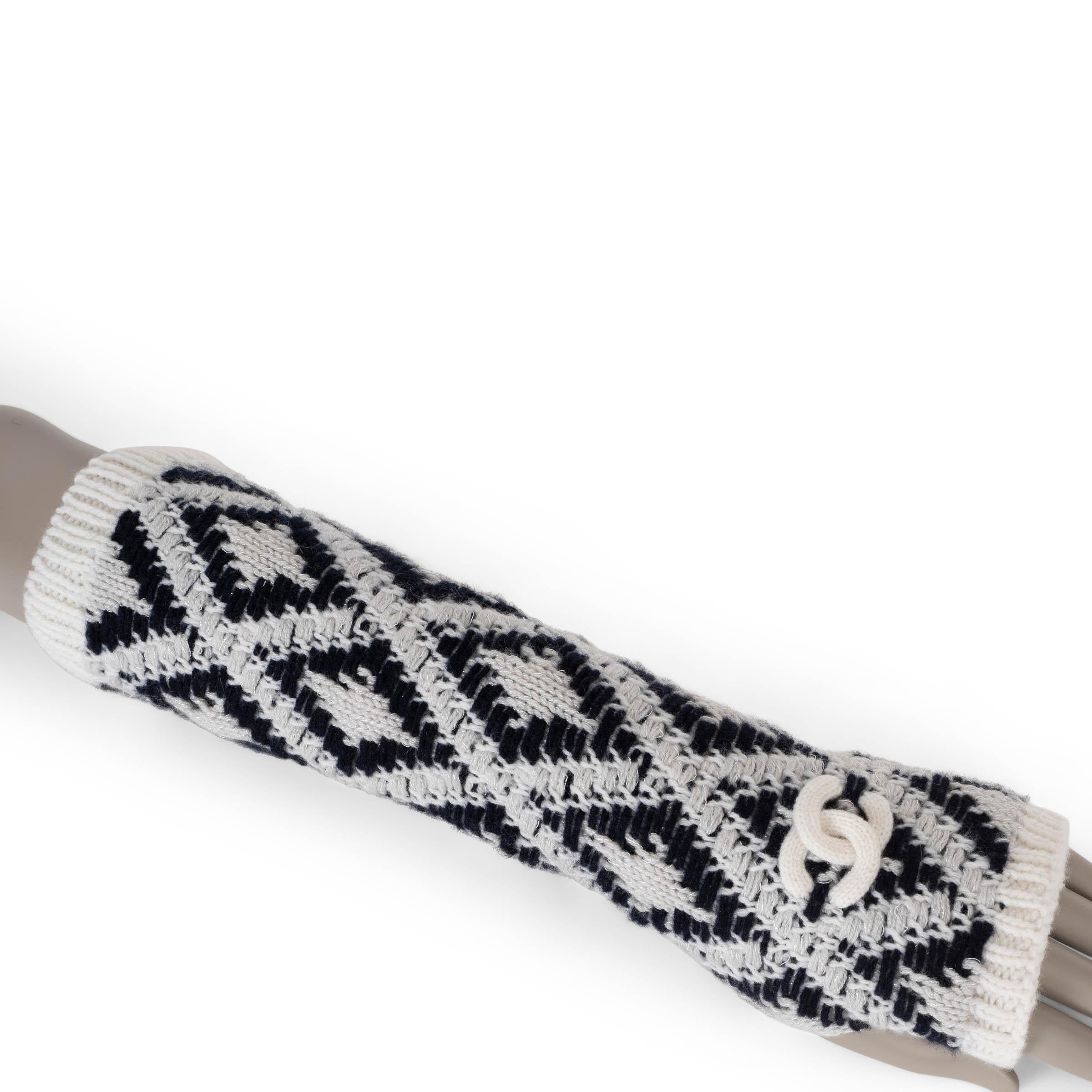 Women's CHANEL grey & black cashmere LUREX FINGERLESS Gloves