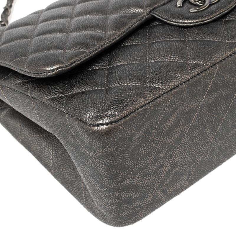 Chanel Grey/Black Caviar Leather Jumbo Classic Double Flap Bag In Good Condition In Dubai, Al Qouz 2