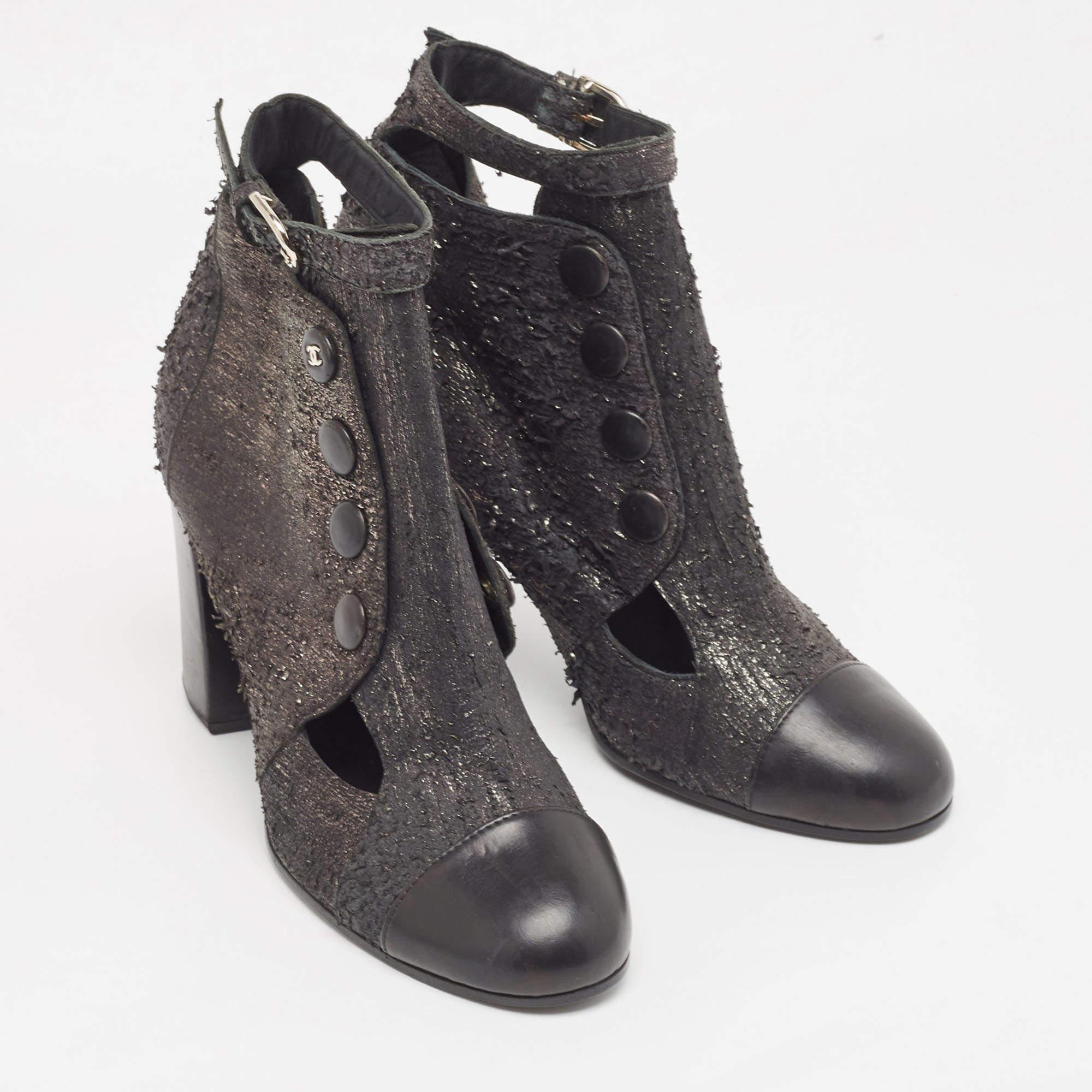 Chanel Grey/Black Snakeskin Embossed Leather and Leather Ankle Boots Size Size 3 For Sale 1