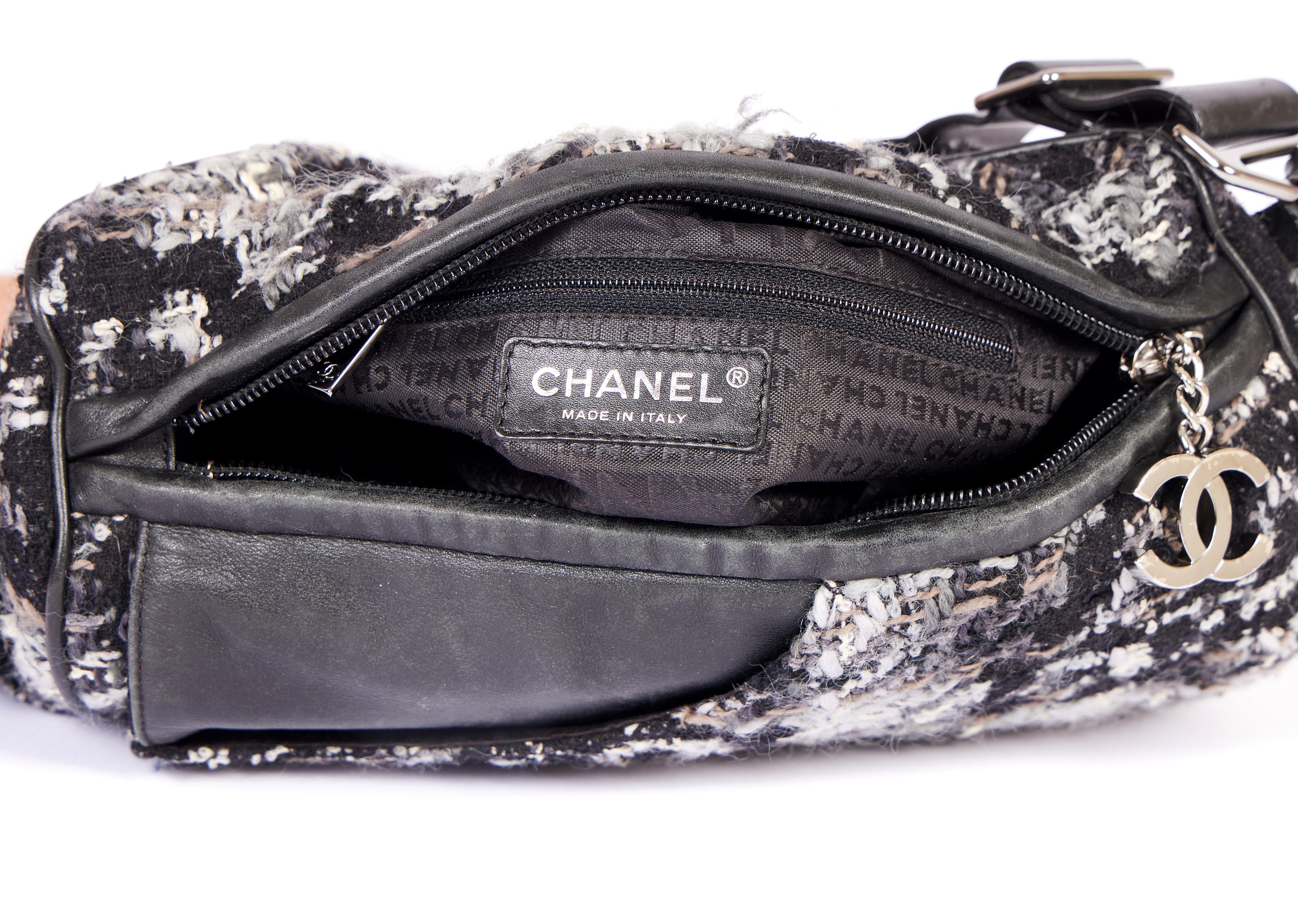 Chanel Grey Black Tweed Shoulder Bag In Good Condition In West Hollywood, CA