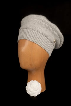 Berretto Chanel grigio in misto cashmere, 2008