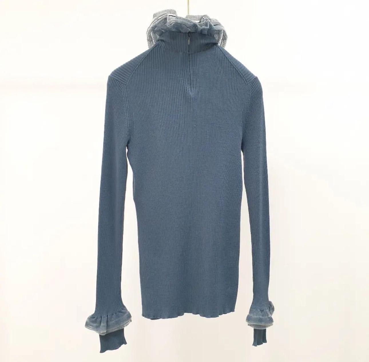 Chanel Grey Blue Wool Knit & Mesh Ruffled Turtleneck Sweater In Good Condition For Sale In Krakow, PL