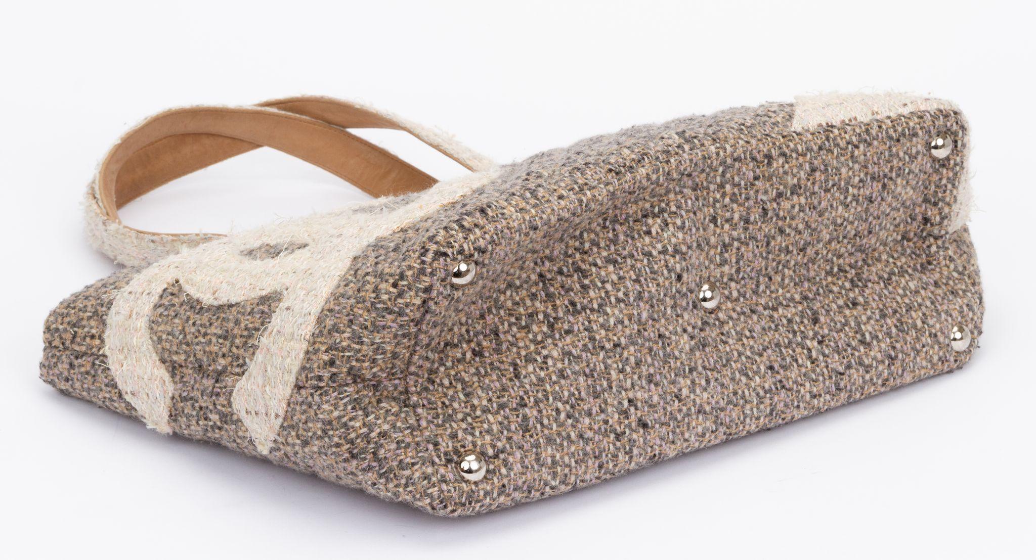 Women's Chanel Grey Bouclè Wool Bag For Sale