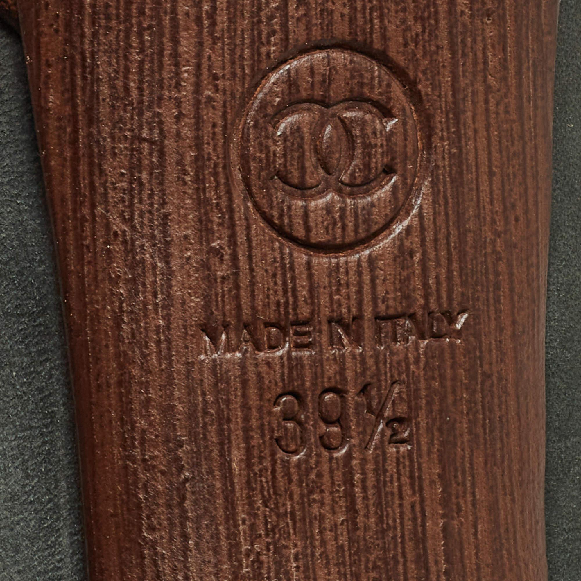 Chanel - Escarpins à plateforme en nubuck et cuir texturé gris/brun - Taille 39,5 en vente 2