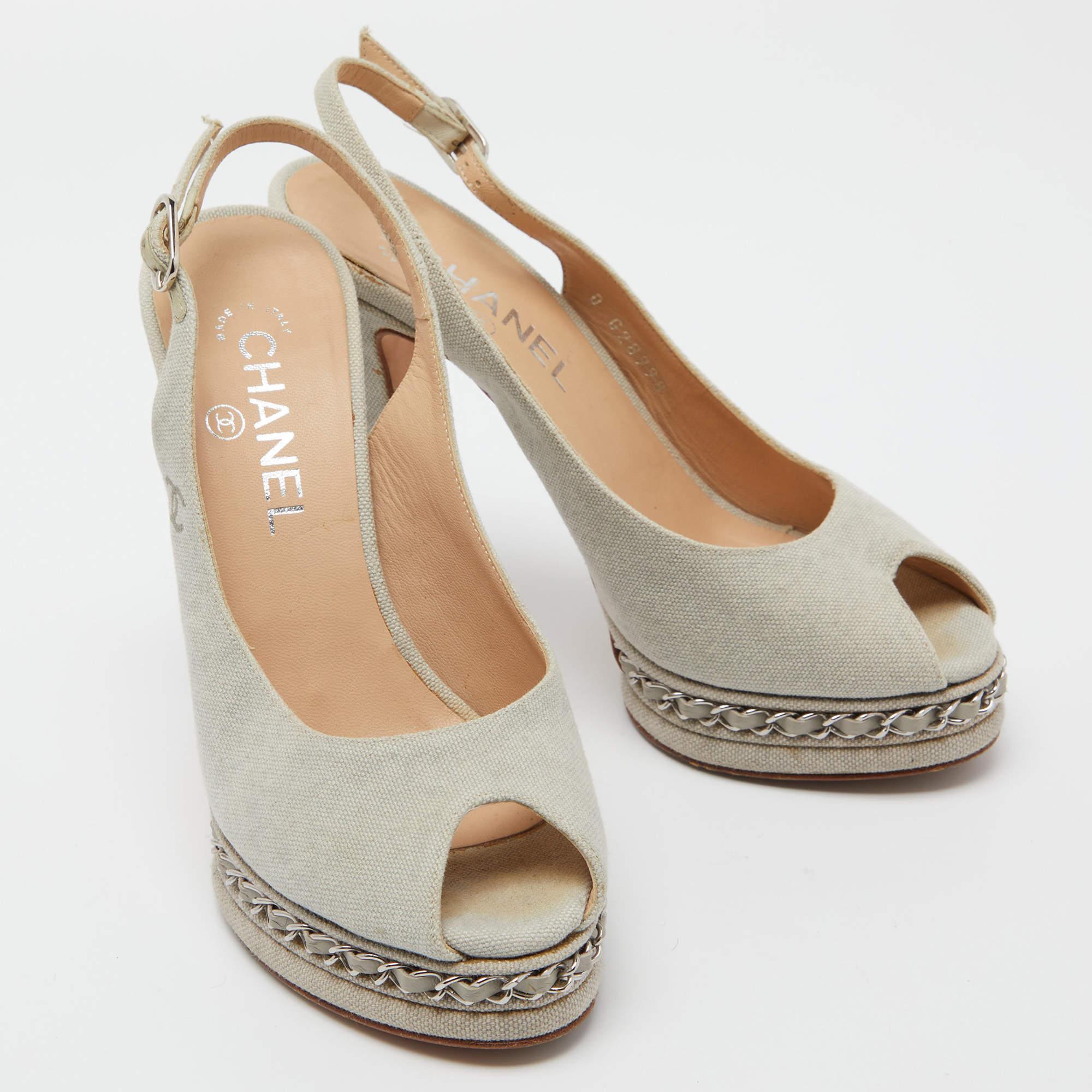 Chanel Grey Canvas CC Chain Link Platform Peep Toe Slingback Pumps Size 37.5 In Good Condition In Dubai, Al Qouz 2