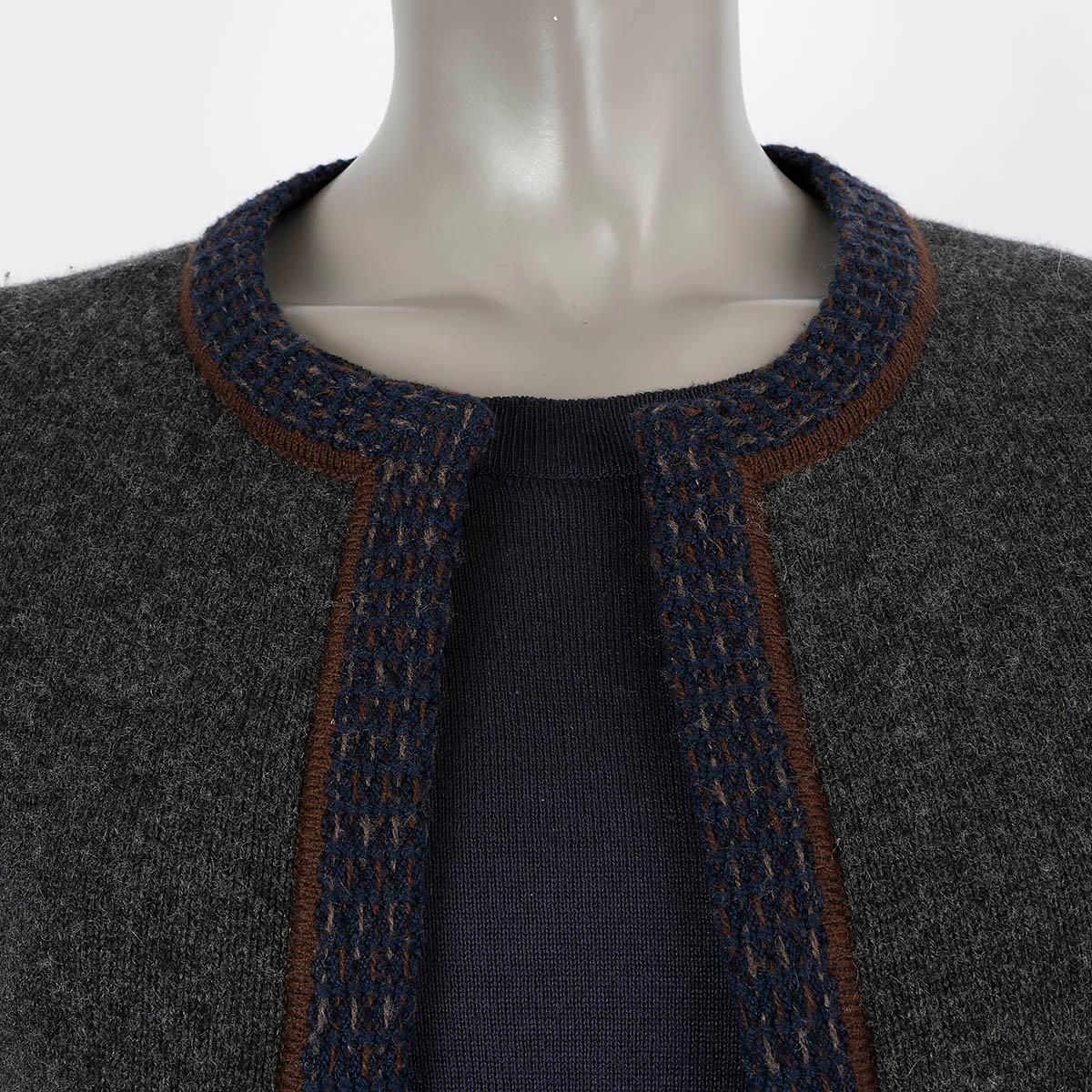 CHANEL 2005 05A CONTRAST TRIM OPEN Cardigan en cachemire gris 34 XS en vente 2