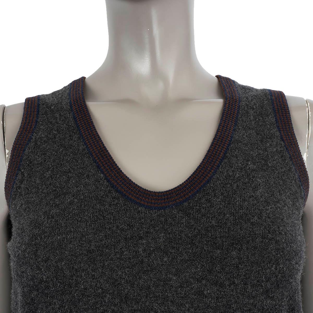 CHANEL grey cashmere 2005 05A CONTRAST TRIM Sleeveless Sweater 34 XS For Sale 2
