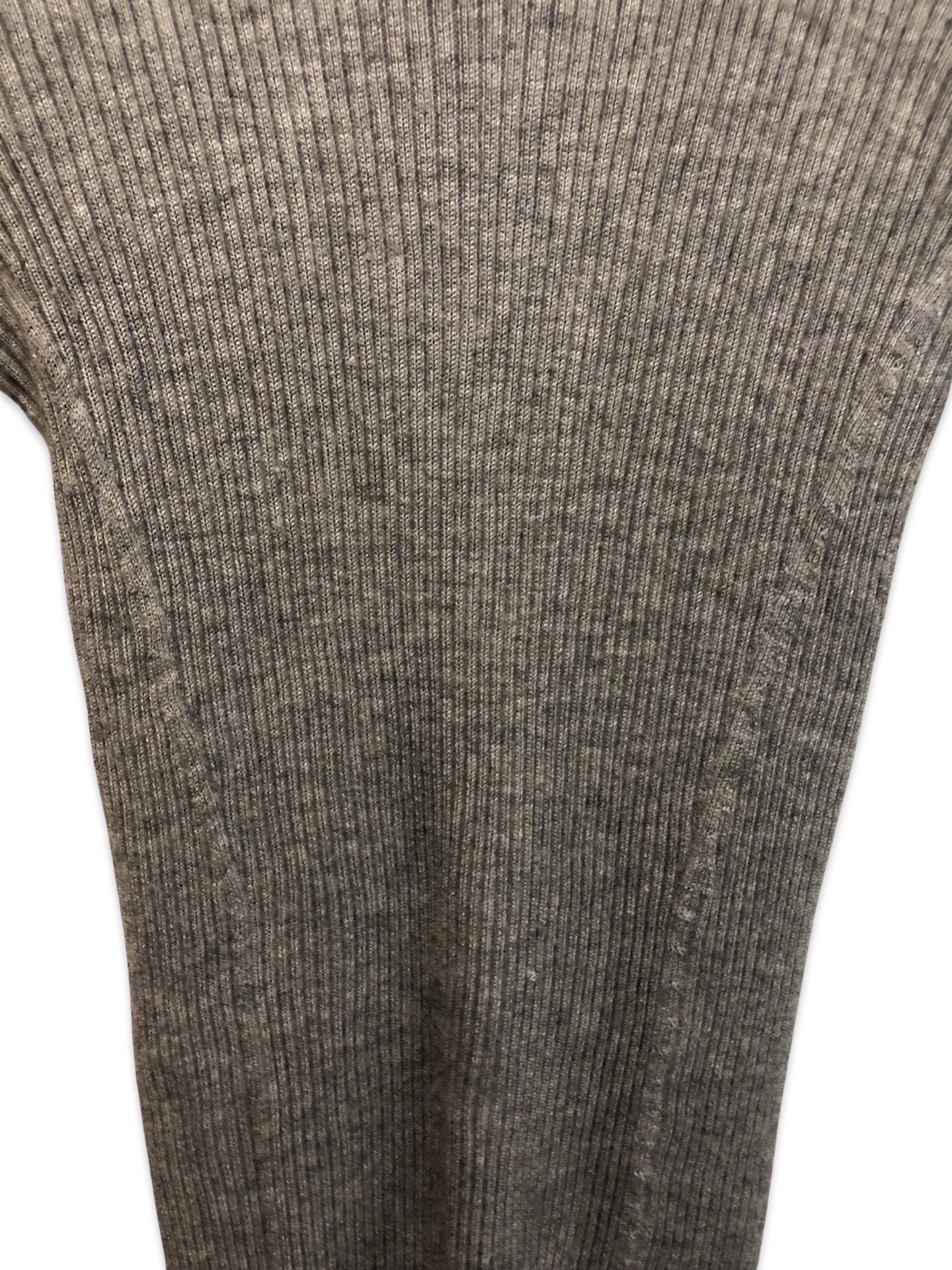 Women's or Men's Chanel Grey Cashmere and Silk Short Sleeves Top  For Sale