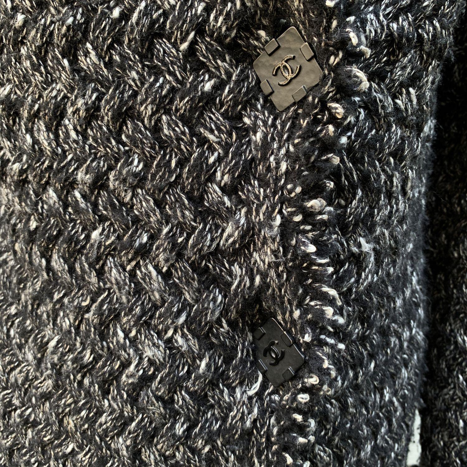 Chanel Grau Kaschmir-Mischung lange Strickjacke Mantel Größe 40 FR im Angebot 3