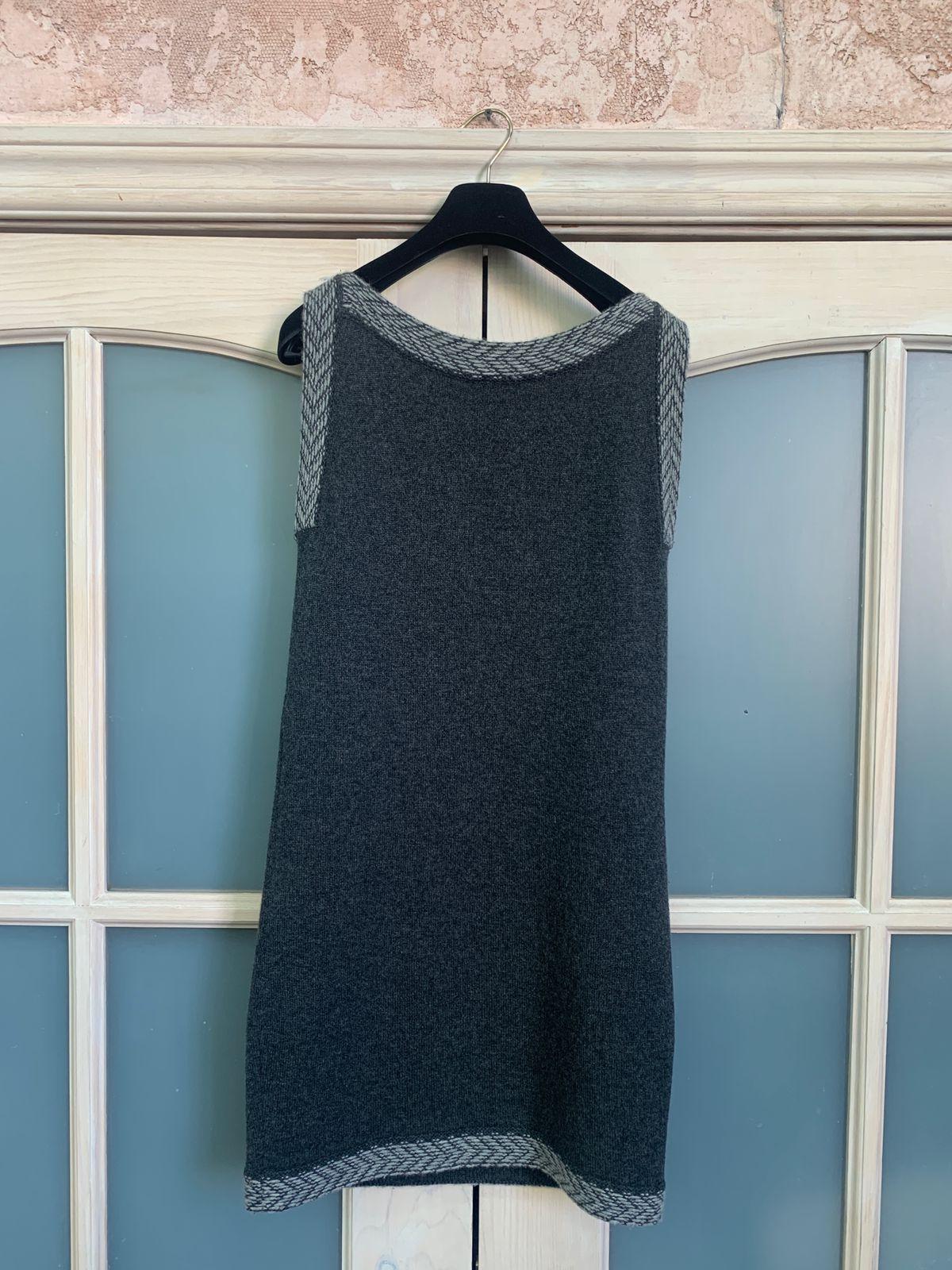 Chanel Grey Cashmere Knit Sleeveless Dress W/ CC Turnkey Pockets 2011 For Sale 9