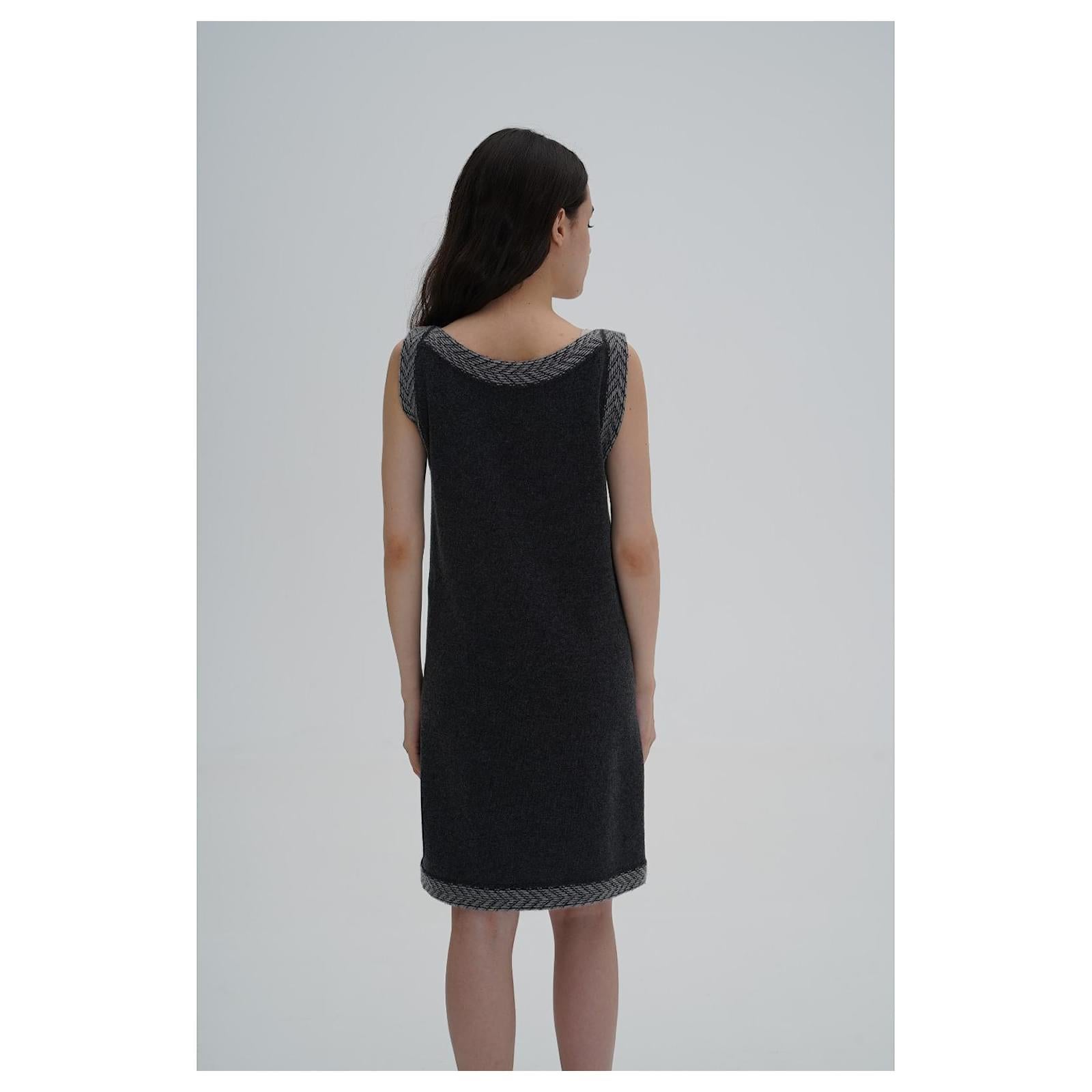 Chanel Grey Cashmere Knit Sleeveless Dress W/ CC Turnkey Pockets 2011 10