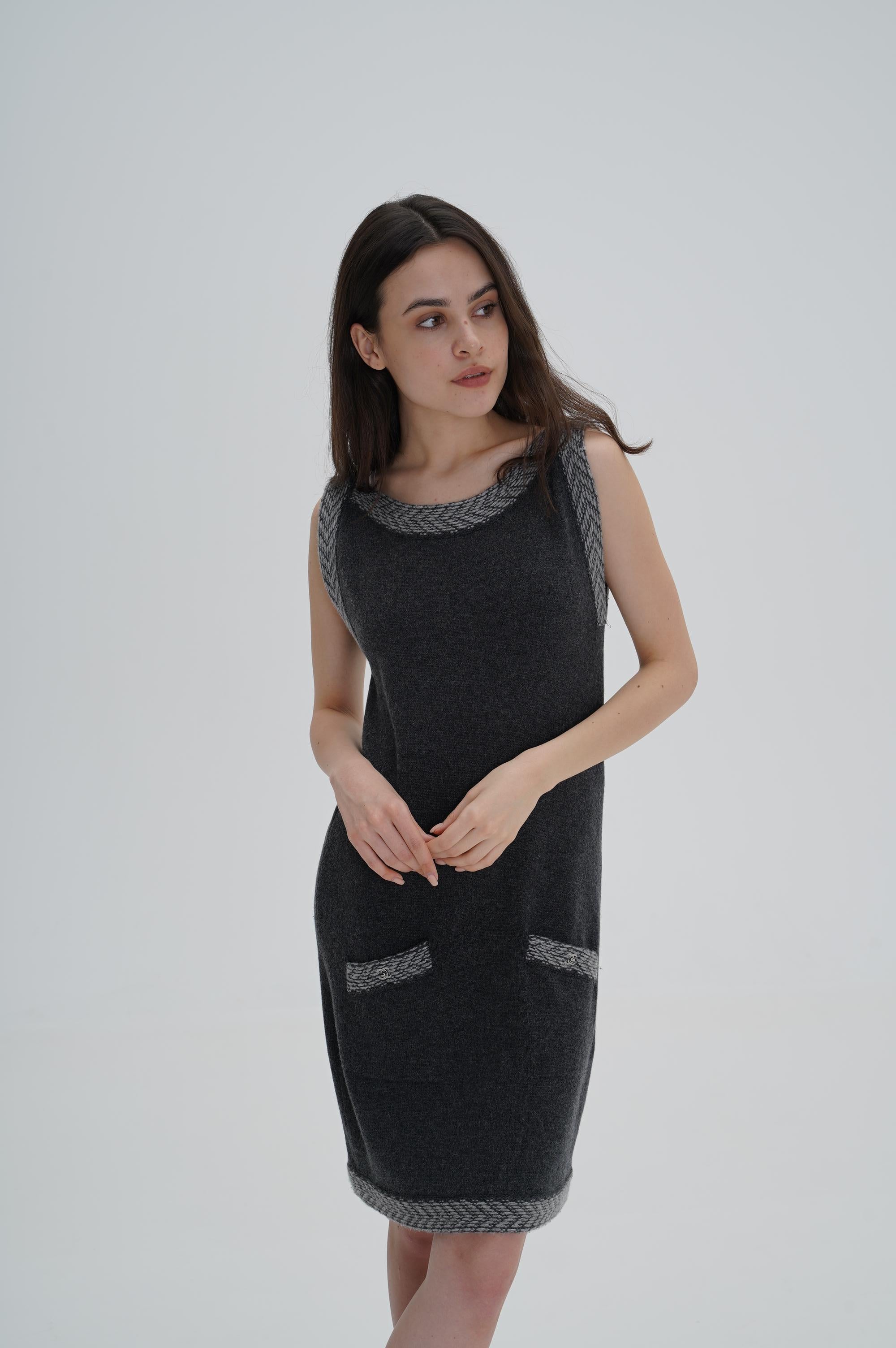 Chanel Grey Cashmere Knit Sleeveless Dress W/ CC Turnkey Pockets 2011 For Sale 15