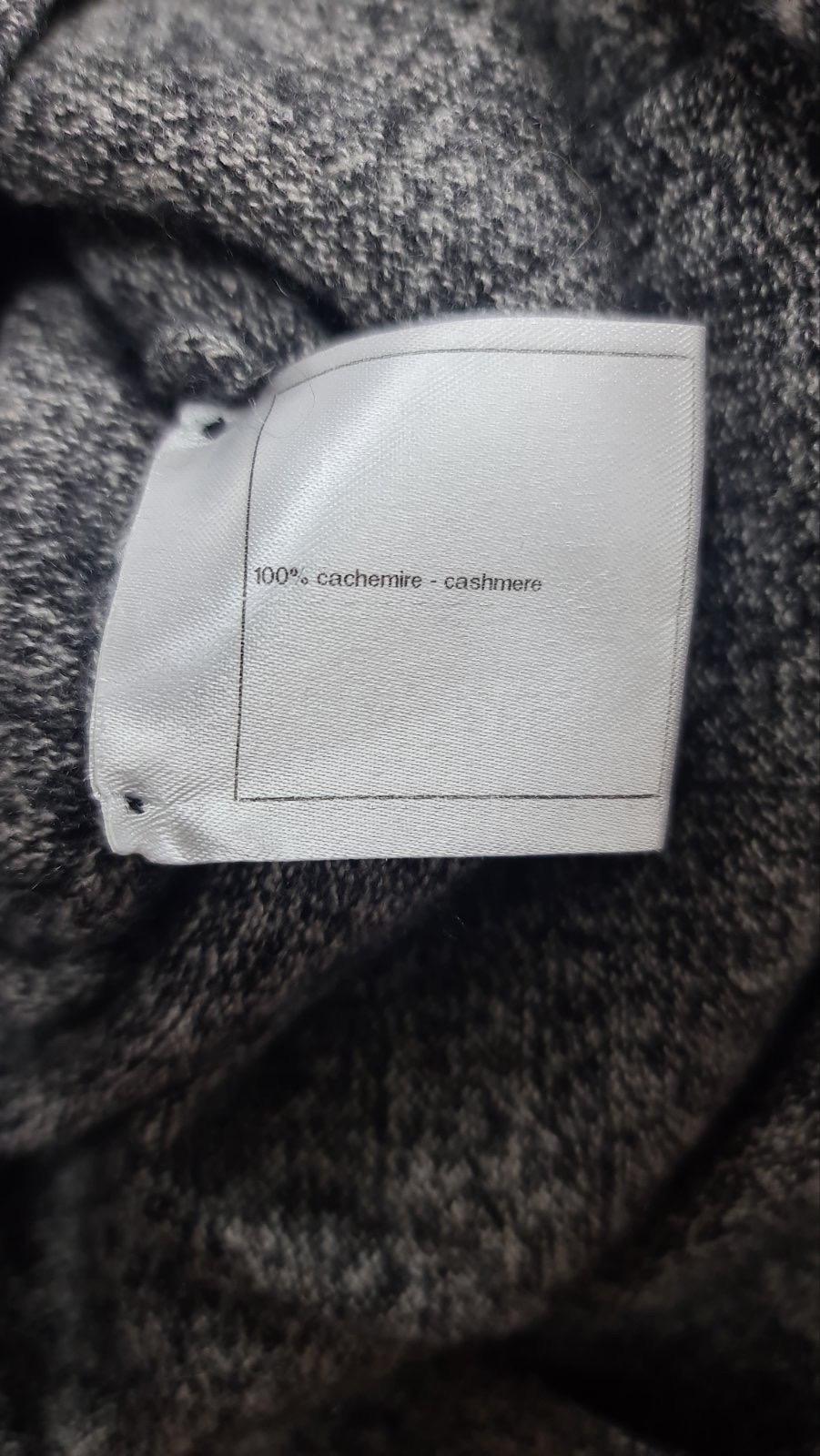 Chanel Grey Cashmere Pocket Dress In Excellent Condition For Sale In Krakow, PL