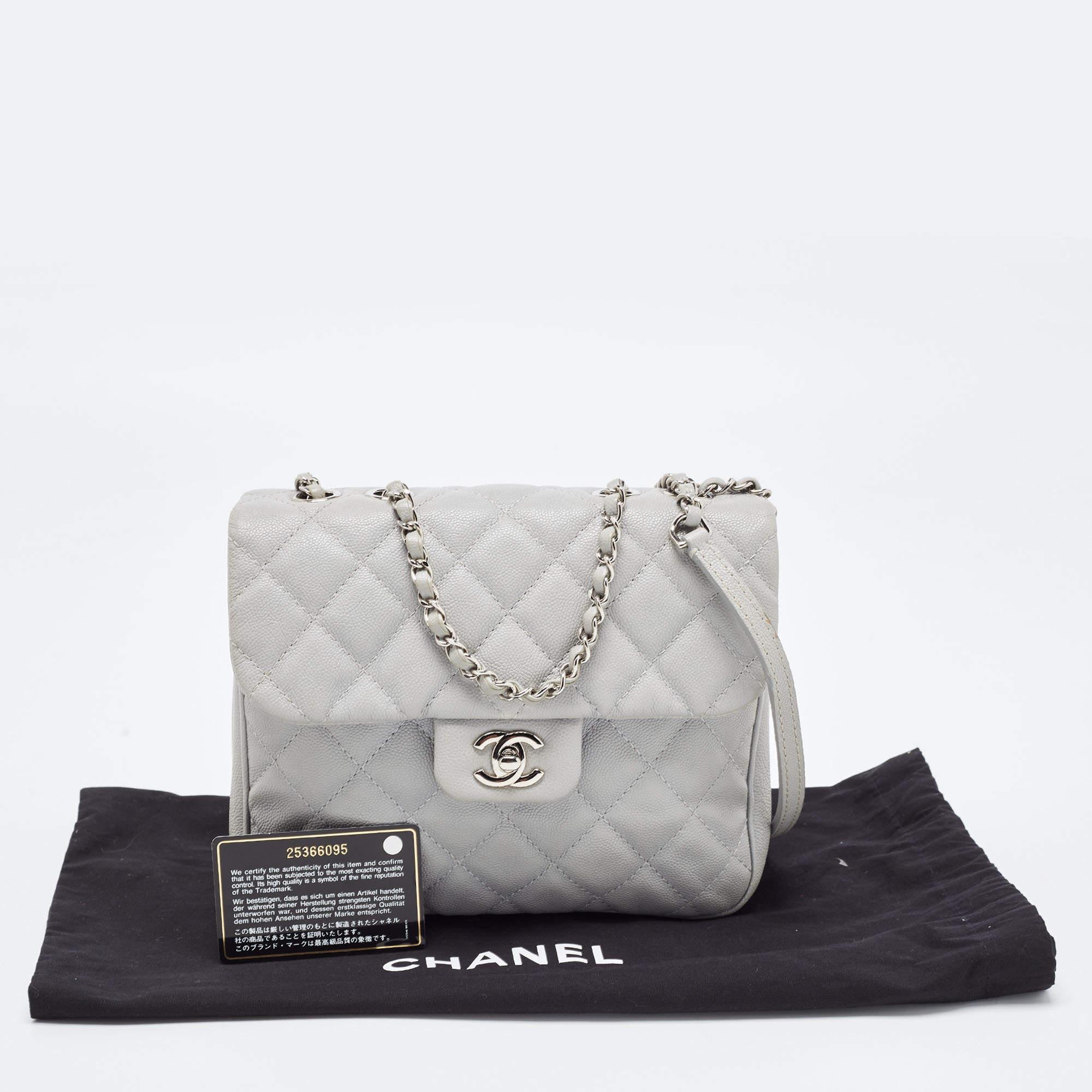 Chanel Medium Urban Companion Klappentasche aus grauem Kaviarleder Medium im Angebot 11