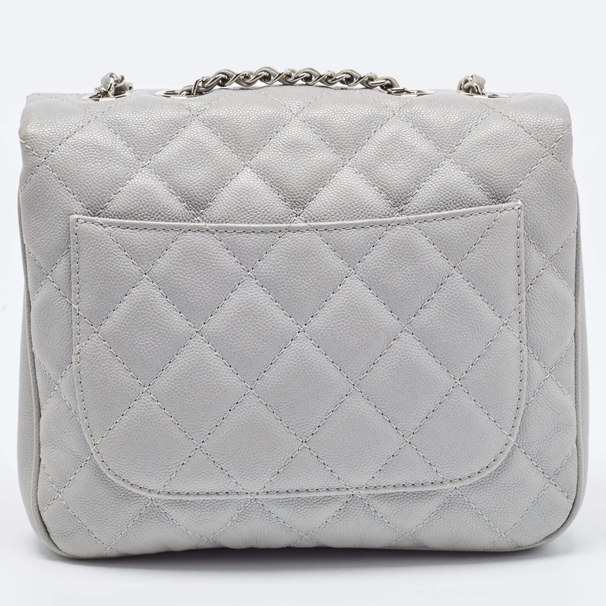 Chanel Grey Caviar Leather Medium Urban Companion Flap Bag For Sale 3