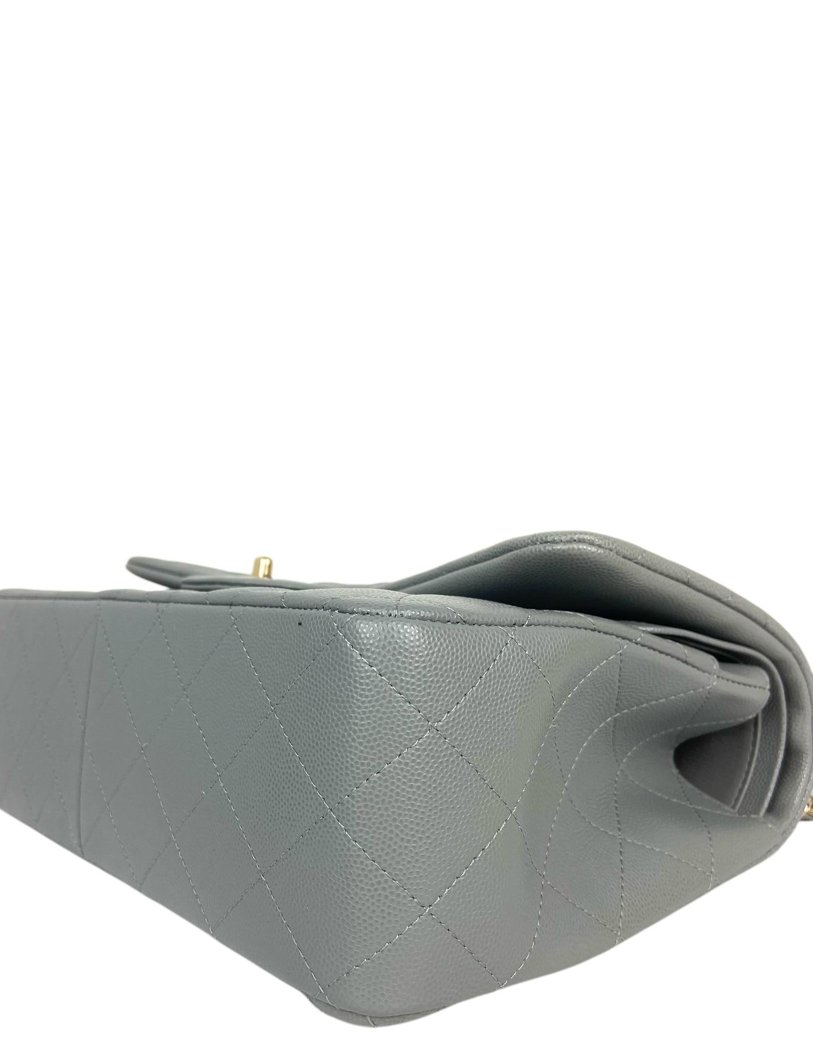 Chanel Grey Caviar Leather Quilted Classic Double Flap Jumbo Bag In Excellent Condition In New York, NY