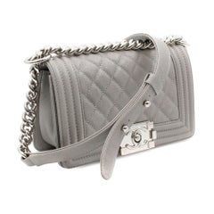 Chanel Grau Kaviar gesteppte Leder Silber Ton Metall kleine Junge Klappe Tasche A67085