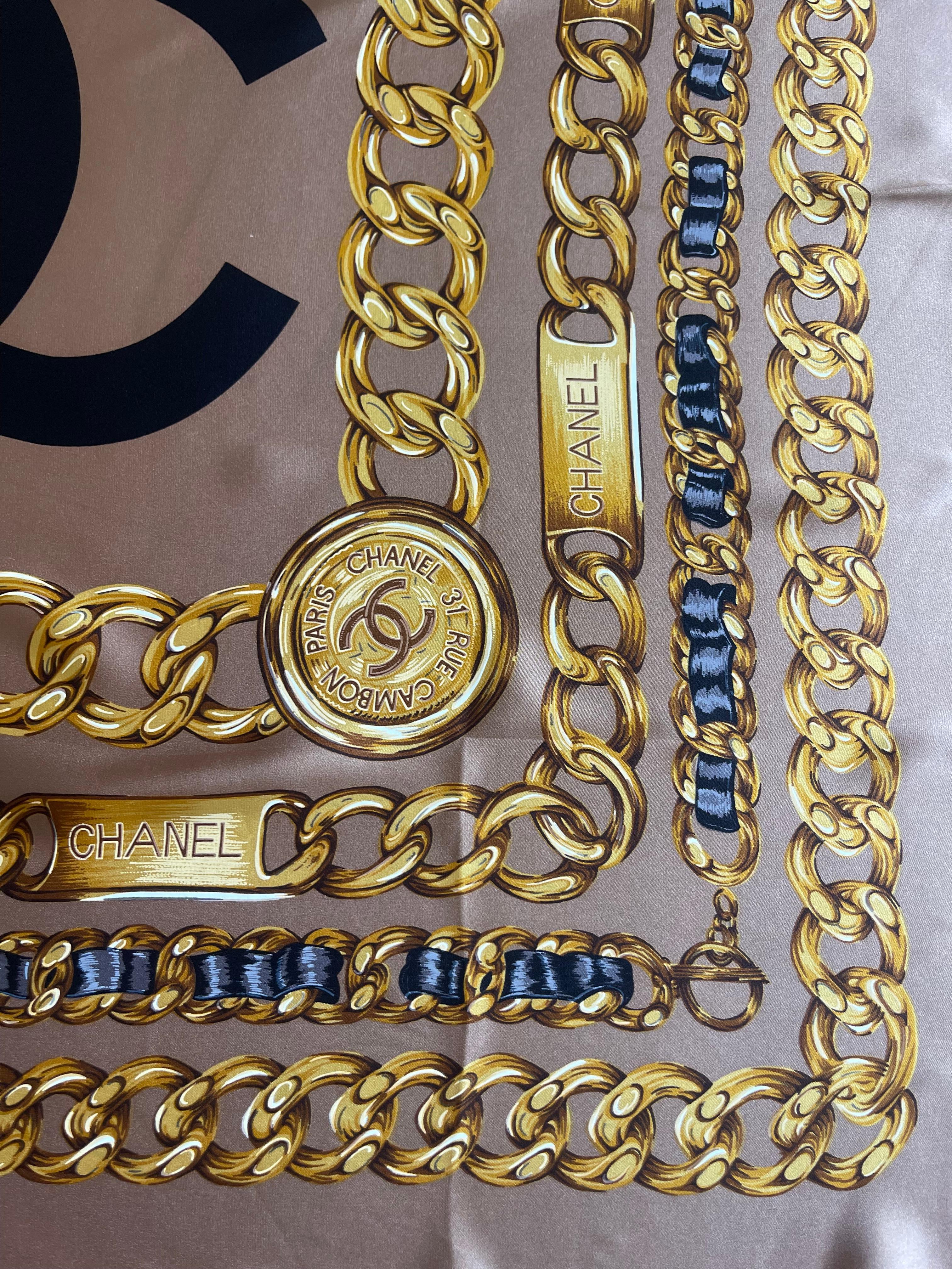 da uomo o donna Sciarpa di seta a catena grigia Chanel in vendita